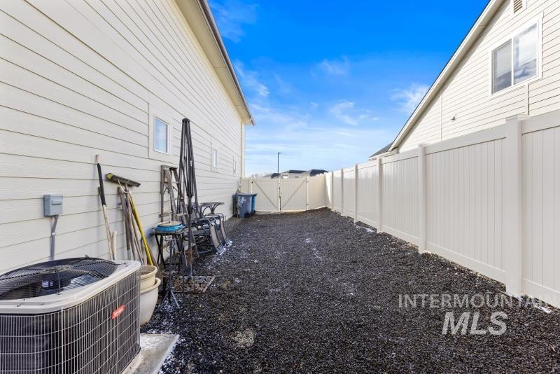 258 W Kinross St, Middleton, Idaho 83644, 3 Bedrooms, 2 Bathrooms, Residential For Sale, Price $699,999,MLS 98977817