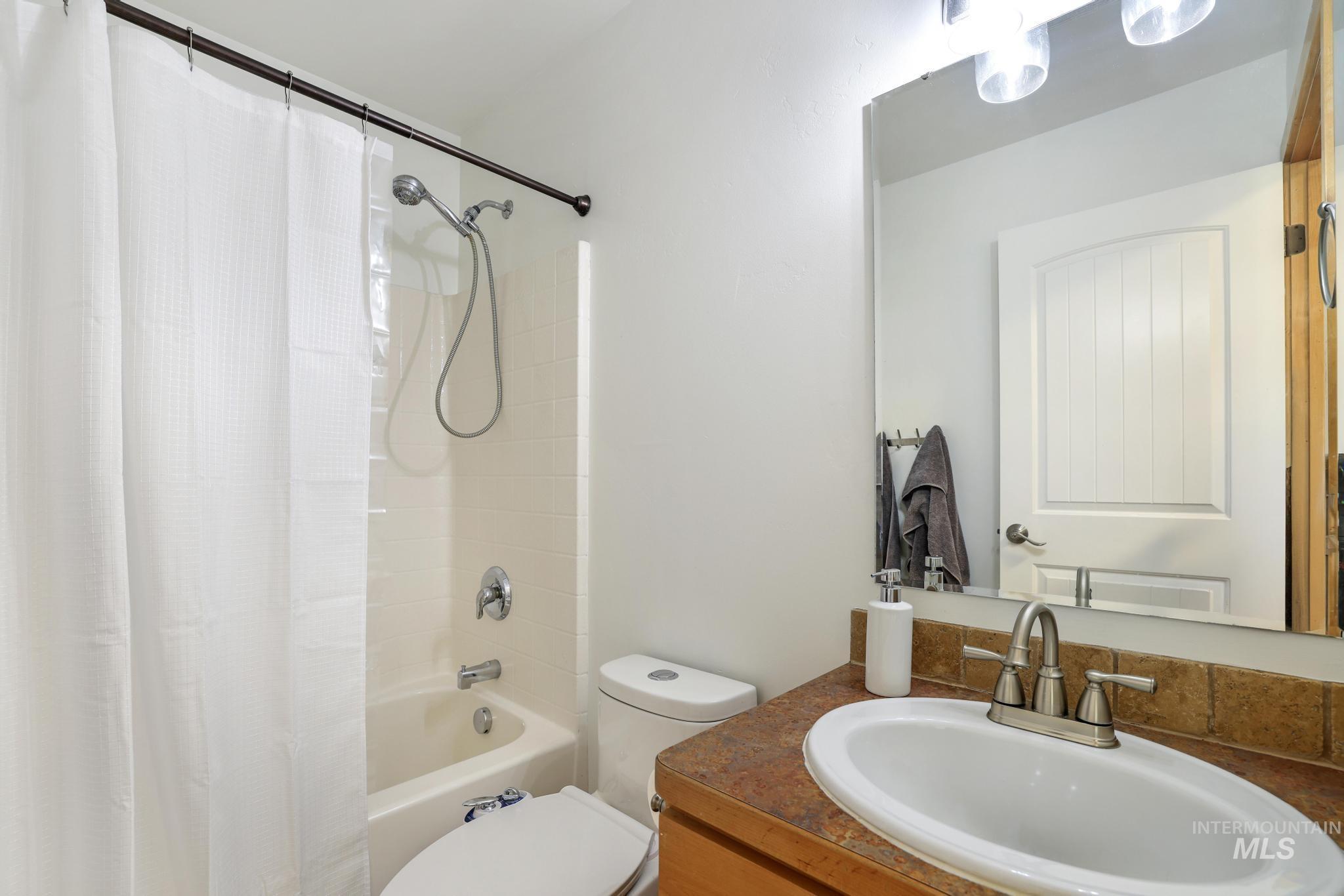 385 El Camino, Twin Falls, Idaho 83301, 3 Bedrooms, 2 Bathrooms, Residential For Sale, Price $369,900, 98977819