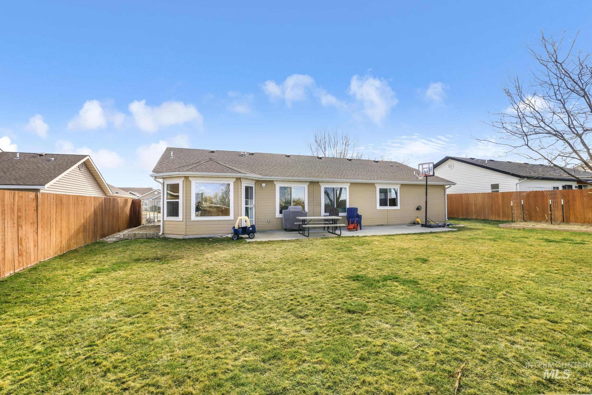 385 El Camino, Twin Falls, Idaho 83301, 3 Bedrooms, 2 Bathrooms, Residential For Sale, Price $369,900, 98977819