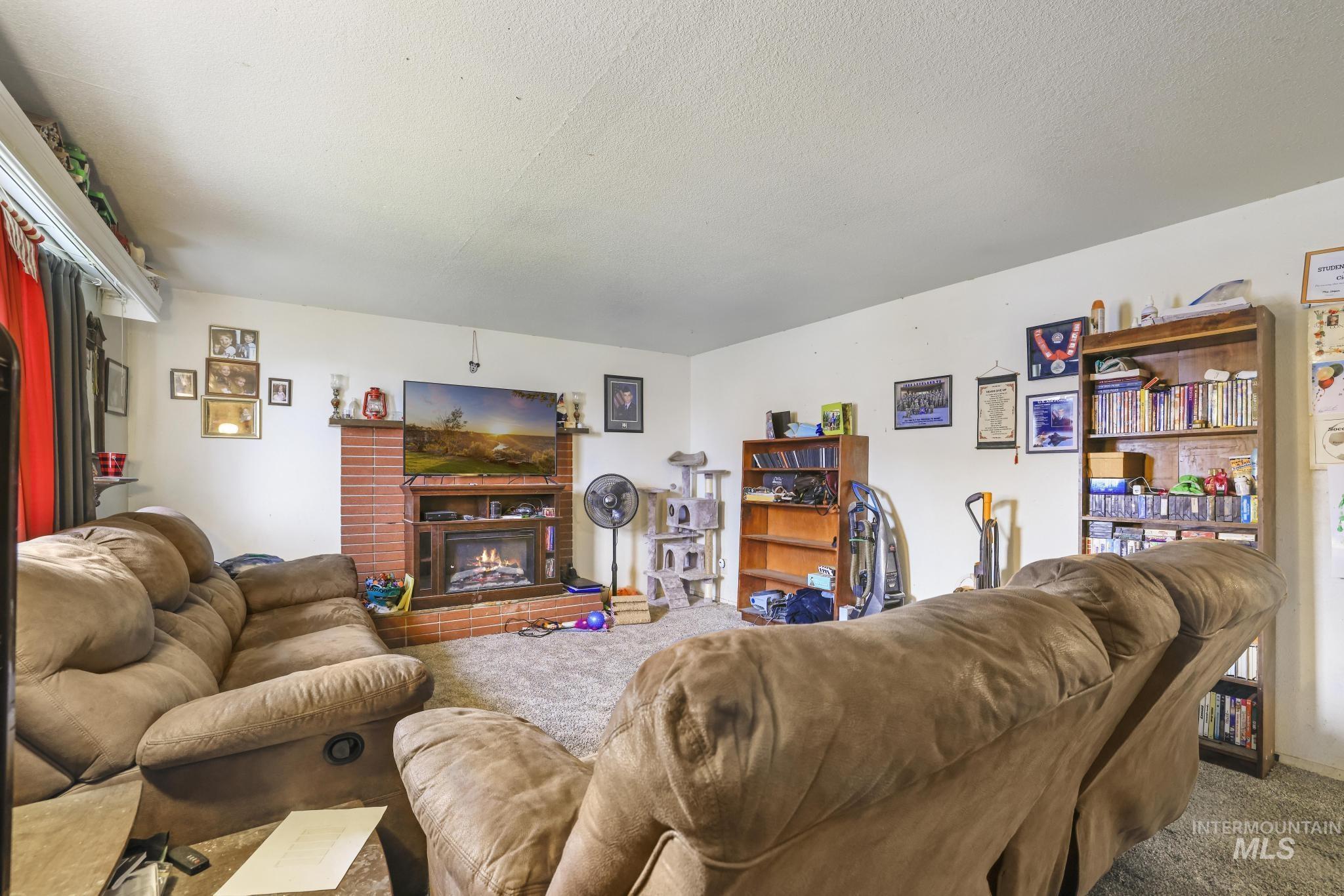 913 9th Ave N, Buhl, Idaho 83316, 3 Bedrooms, 2 Bathrooms, Residential For Sale, Price $229,000, 98977820