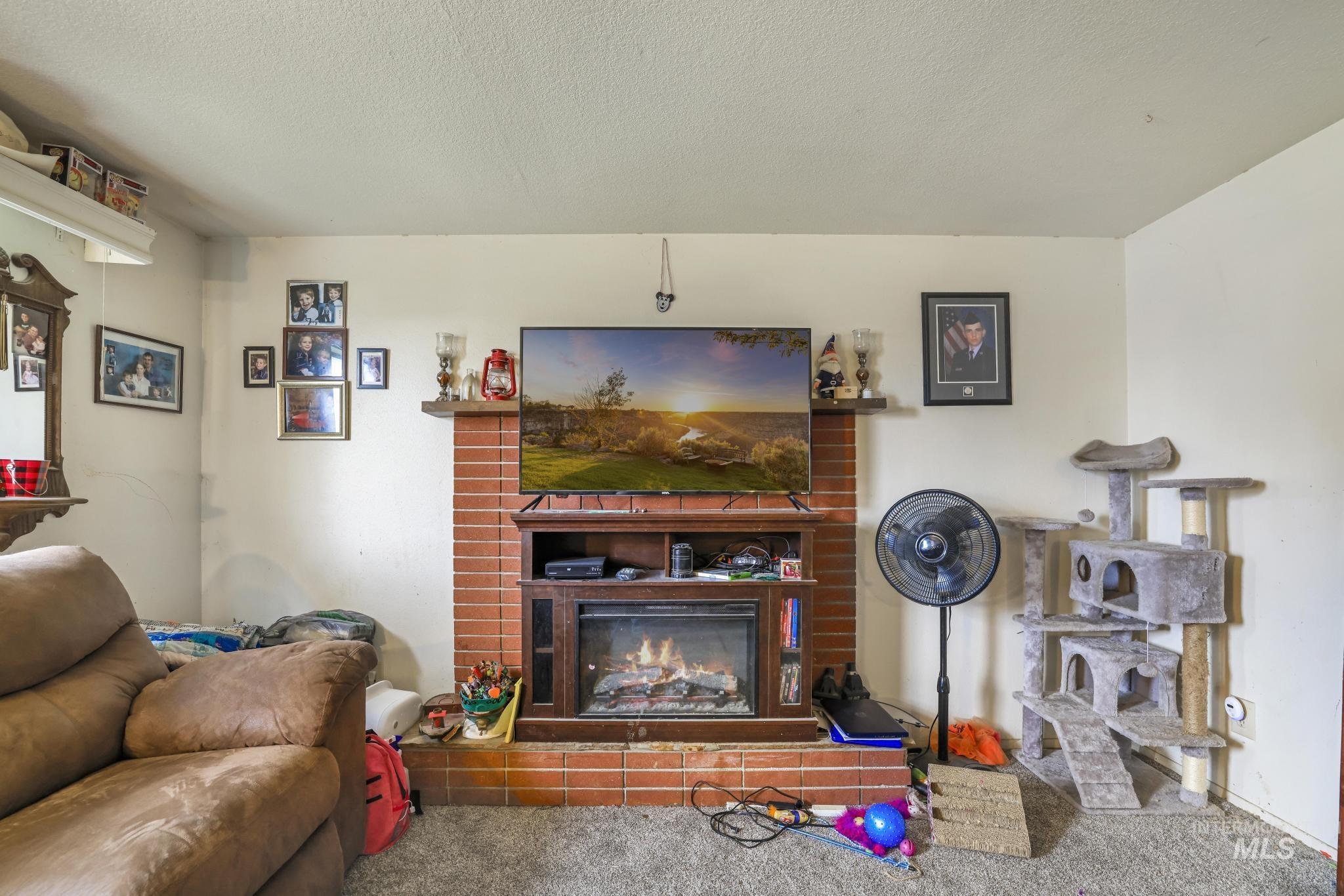 913 9th Ave N, Buhl, Idaho 83316, 3 Bedrooms, 2 Bathrooms, Residential For Sale, Price $229,000, 98977820