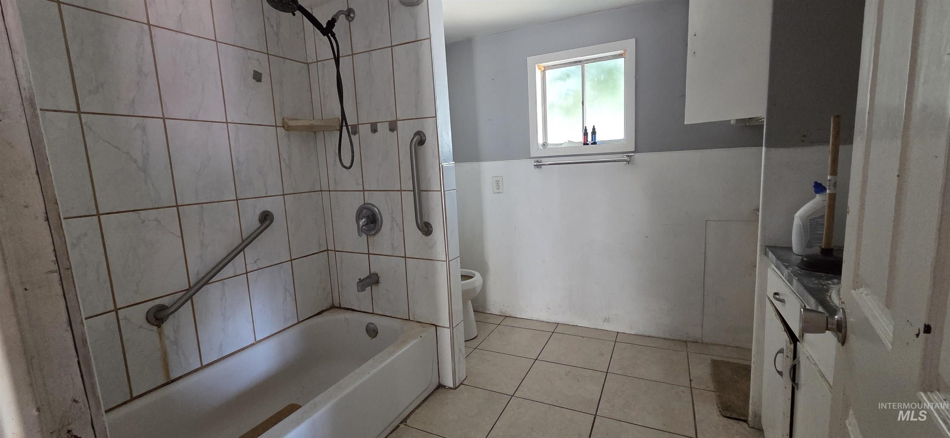 313 E Kearney St, Caldwell, Idaho 83605-2638, 2 Bedrooms, 1 Bathroom, Residential For Sale, Price $229,900,MLS 98977821