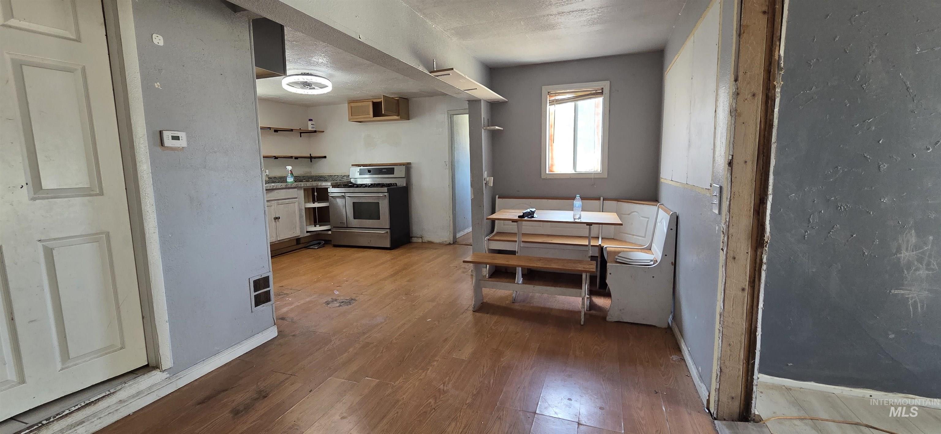 313 E Kearney St, Caldwell, Idaho 83605-2638, 2 Bedrooms, 1 Bathroom, Residential For Sale, Price $229,900,MLS 98977821