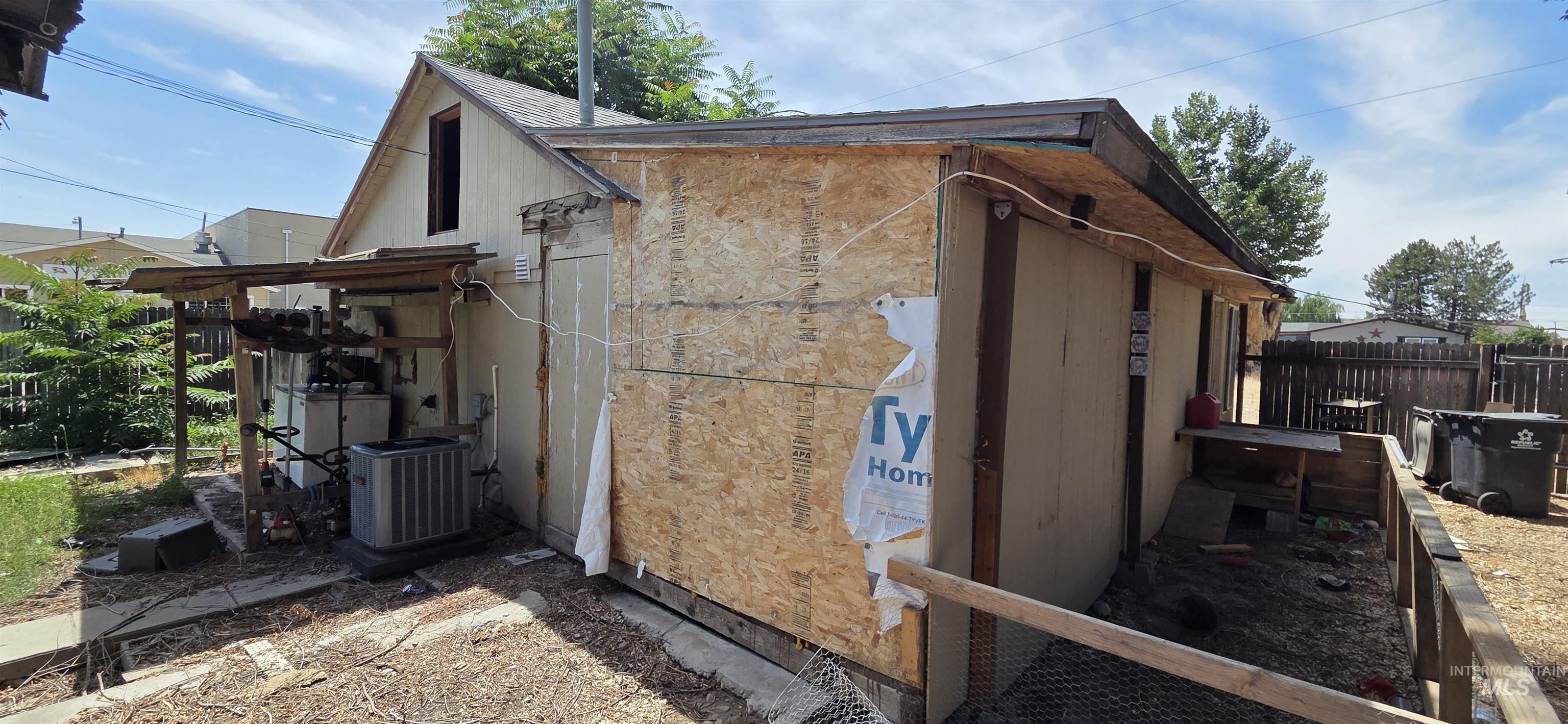 313 E Kearney St, Caldwell, Idaho 83605-2638, 2 Bedrooms, 1 Bathroom, Residential For Sale, Price $229,900,MLS 98977821