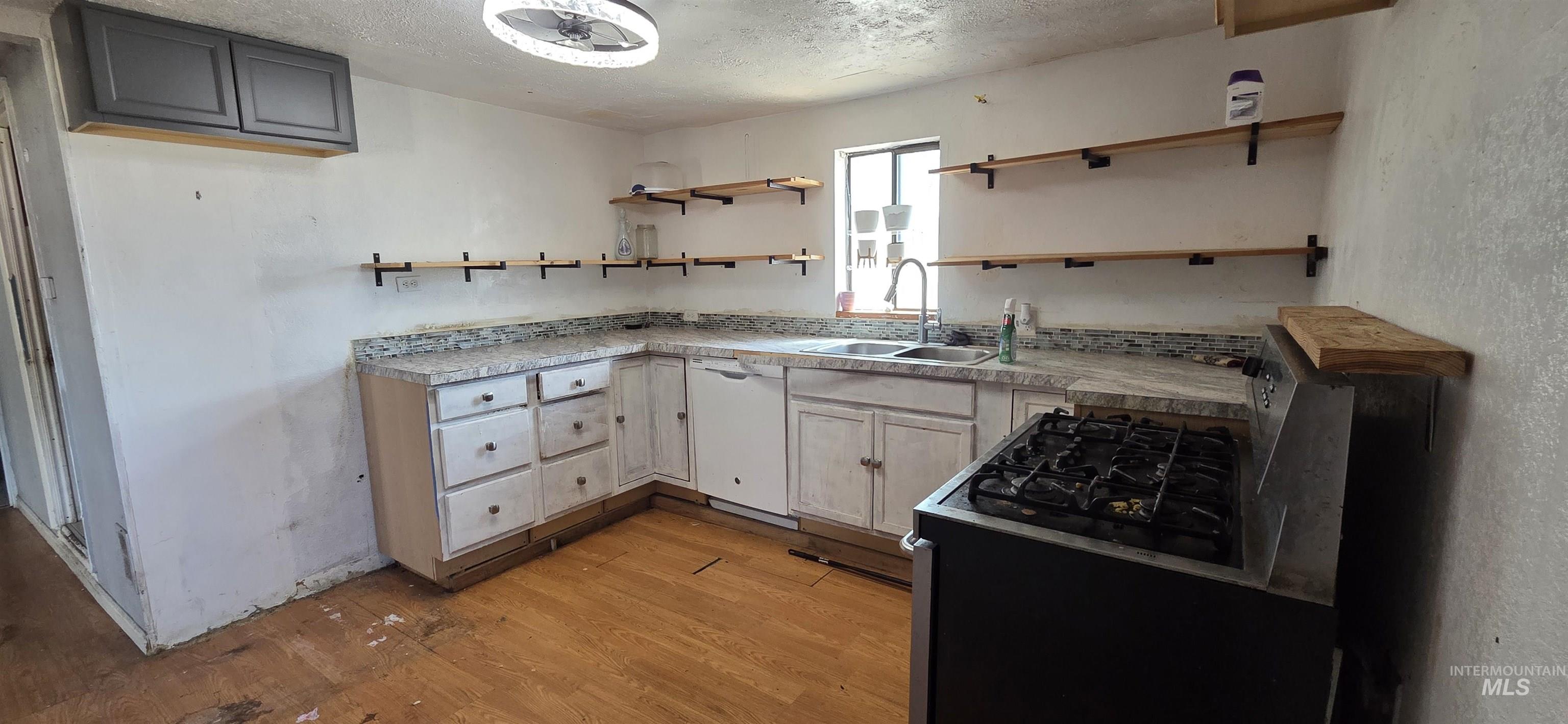 313 E Kearney St, Caldwell, Idaho 83605-2638, 2 Bedrooms, 1 Bathroom, Residential For Sale, Price $229,900,MLS 98977821