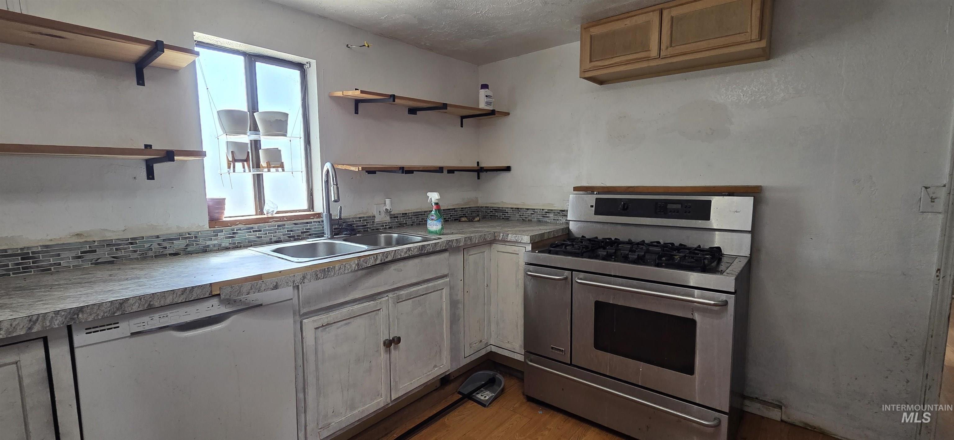 313 E Kearney St, Caldwell, Idaho 83605-2638, 2 Bedrooms, 1 Bathroom, Residential For Sale, Price $229,900,MLS 98977821