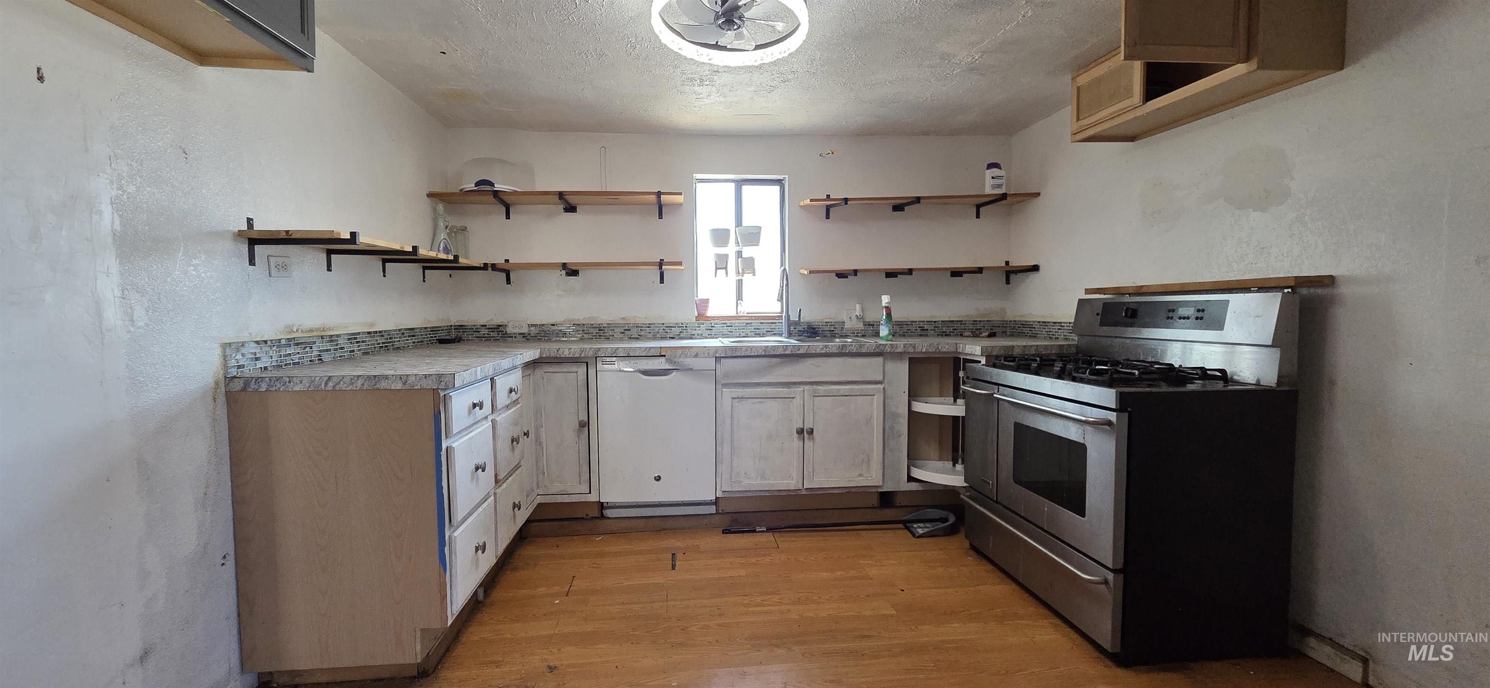 313 E Kearney St, Caldwell, Idaho 83605-2638, 2 Bedrooms, 1 Bathroom, Residential For Sale, Price $229,900,MLS 98977821