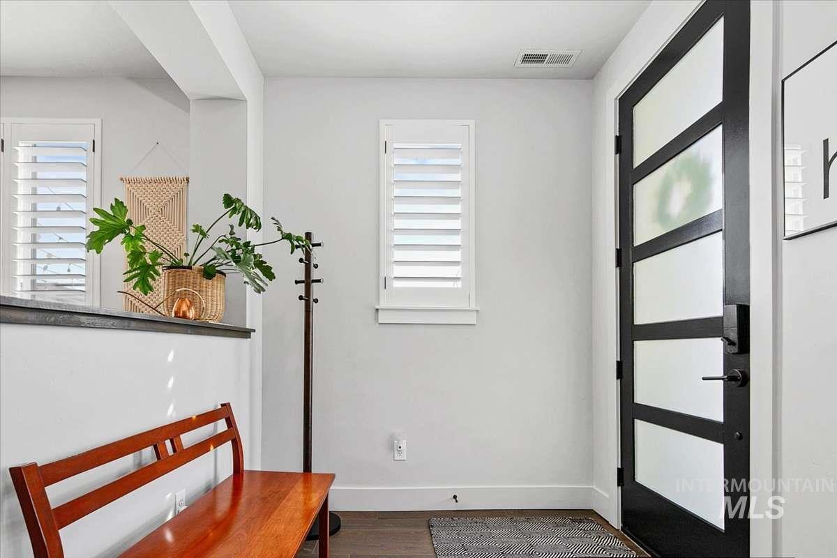 4044 E Parkcenter Blvd, Boise, Idaho 83716, 3 Bedrooms, 2.5 Bathrooms, Residential For Sale, Price $715,000, 98977823