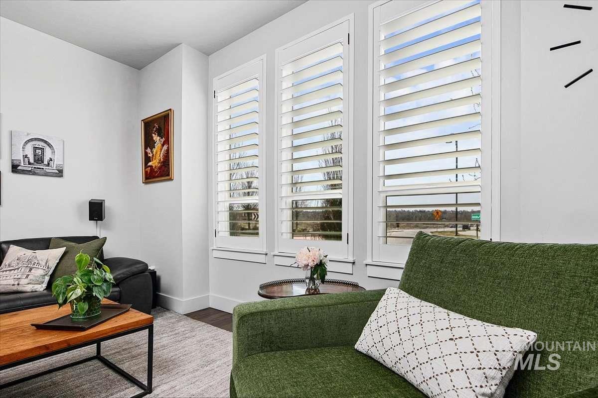 4044 E Parkcenter Blvd, Boise, Idaho 83716, 3 Bedrooms, 2.5 Bathrooms, Residential For Sale, Price $715,000, 98977823