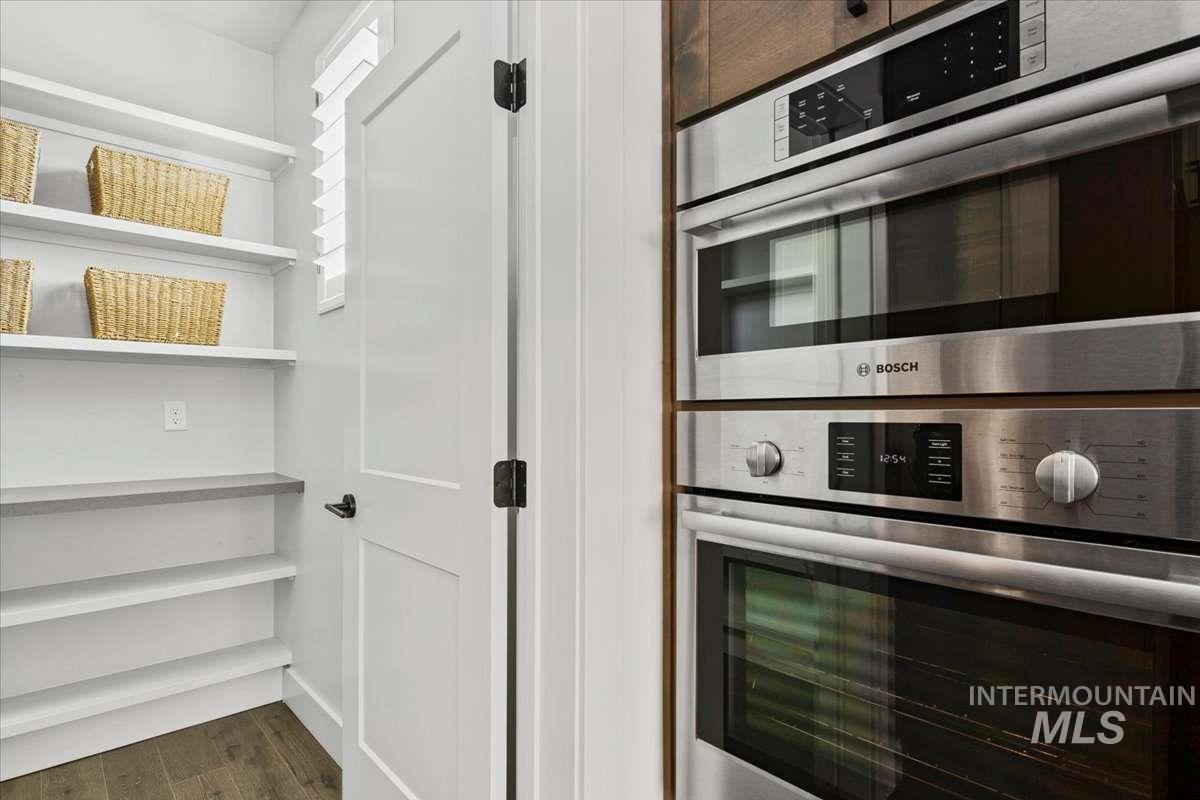 4044 E Parkcenter Blvd, Boise, Idaho 83716, 3 Bedrooms, 2.5 Bathrooms, Residential For Sale, Price $715,000, 98977823