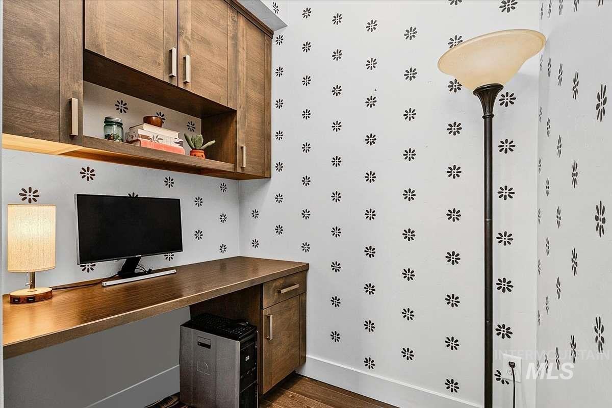 4044 E Parkcenter Blvd, Boise, Idaho 83716, 3 Bedrooms, 2.5 Bathrooms, Residential For Sale, Price $715,000, 98977823