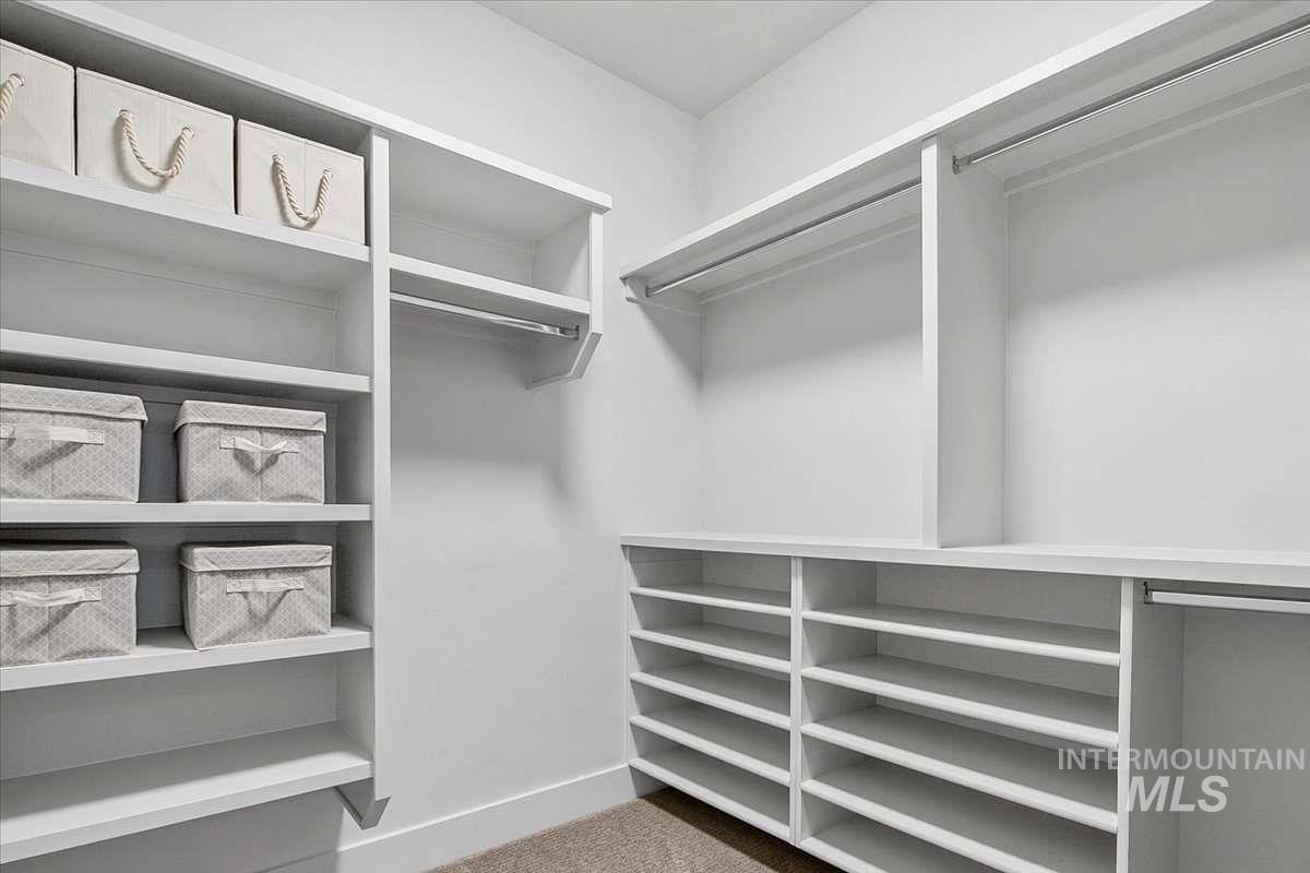 4044 E Parkcenter Blvd, Boise, Idaho 83716, 3 Bedrooms, 2.5 Bathrooms, Residential For Sale, Price $715,000, 98977823