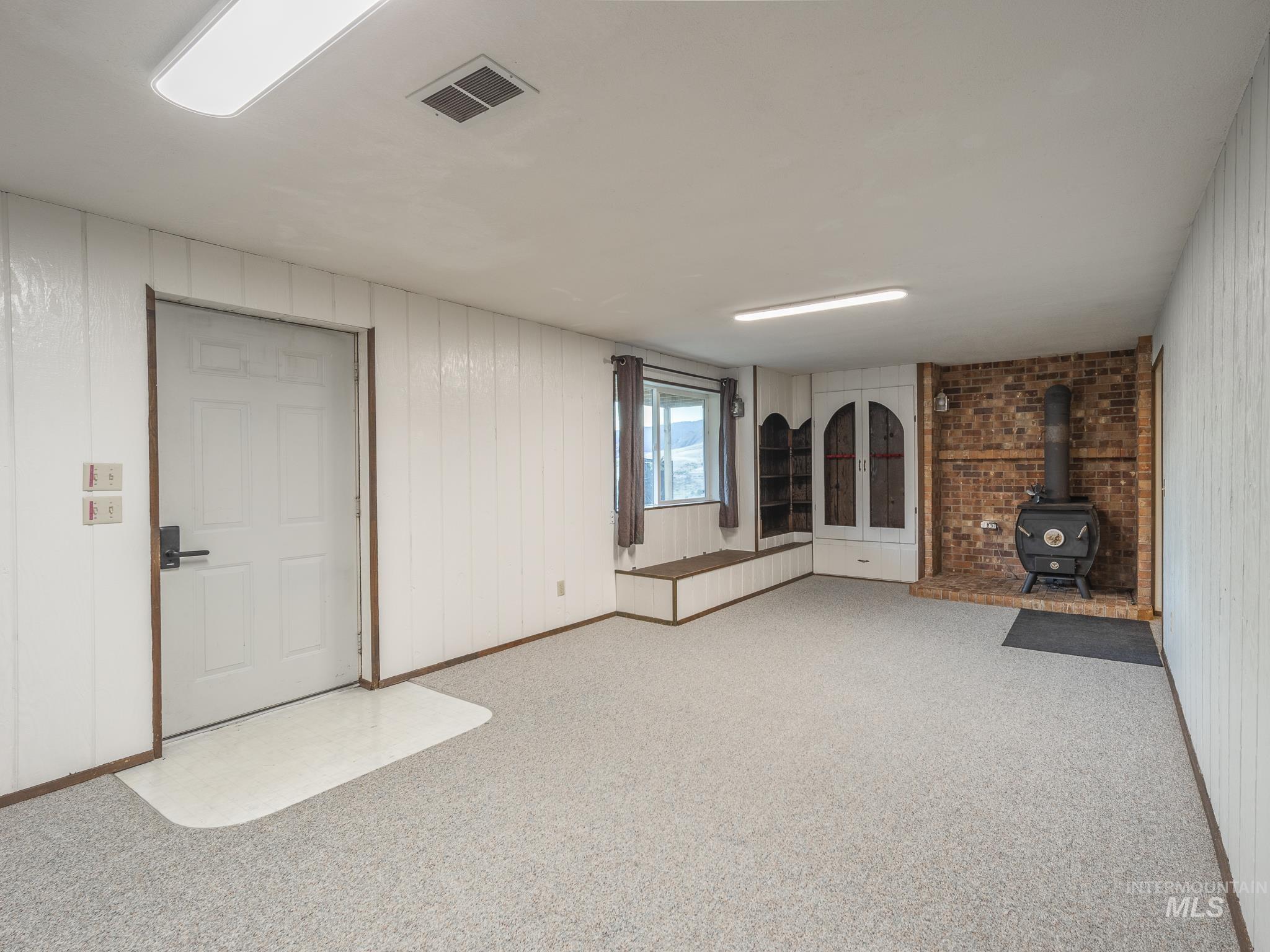 161 Cemetery Road, White Bird, Idaho 83554, 4 Bedrooms, 2 Bathrooms, Residential For Sale, Price $489,000, 98977824