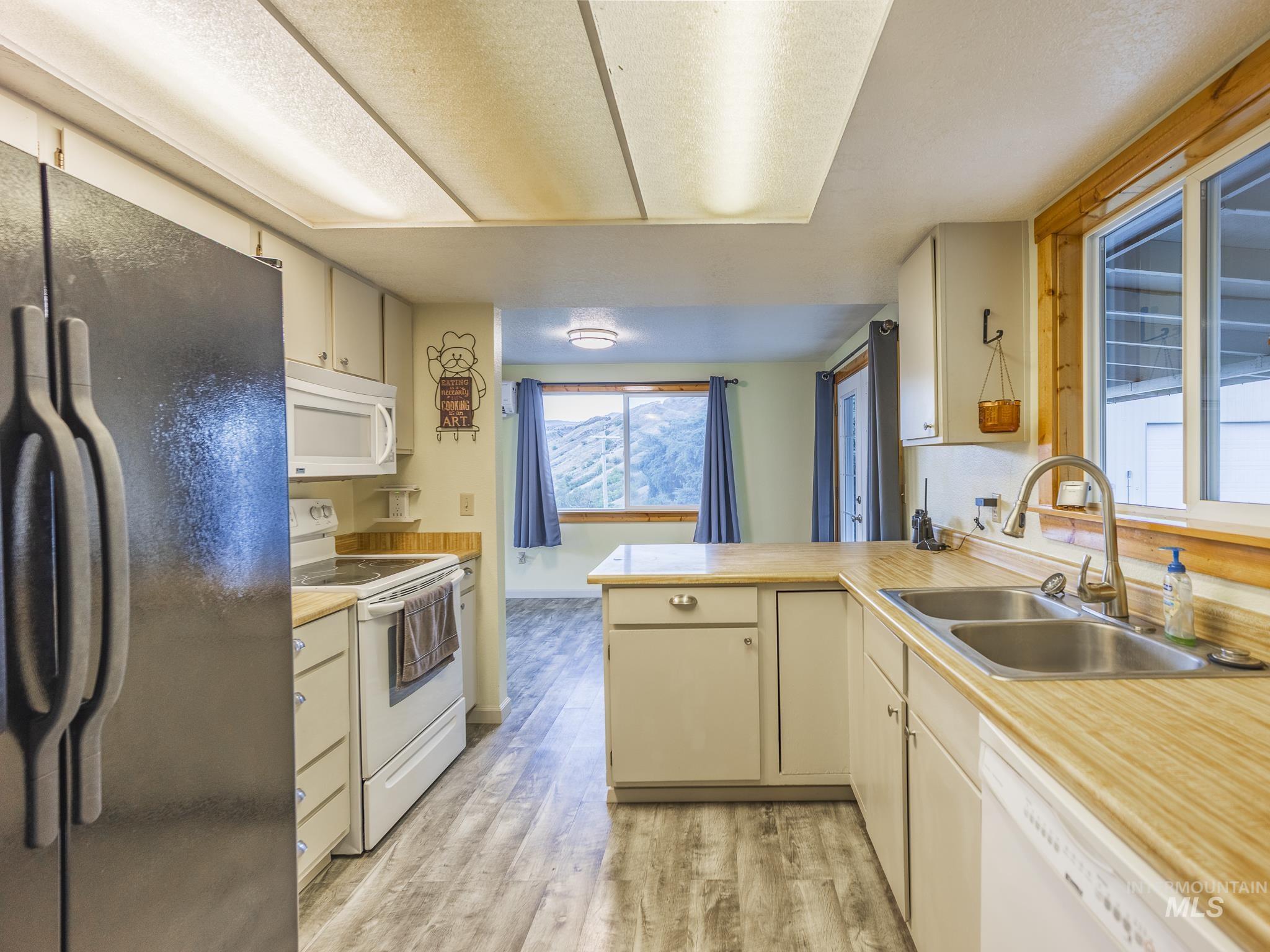 161 Cemetery Road, White Bird, Idaho 83554, 4 Bedrooms, 2 Bathrooms, Residential For Sale, Price $489,000,MLS 98977824