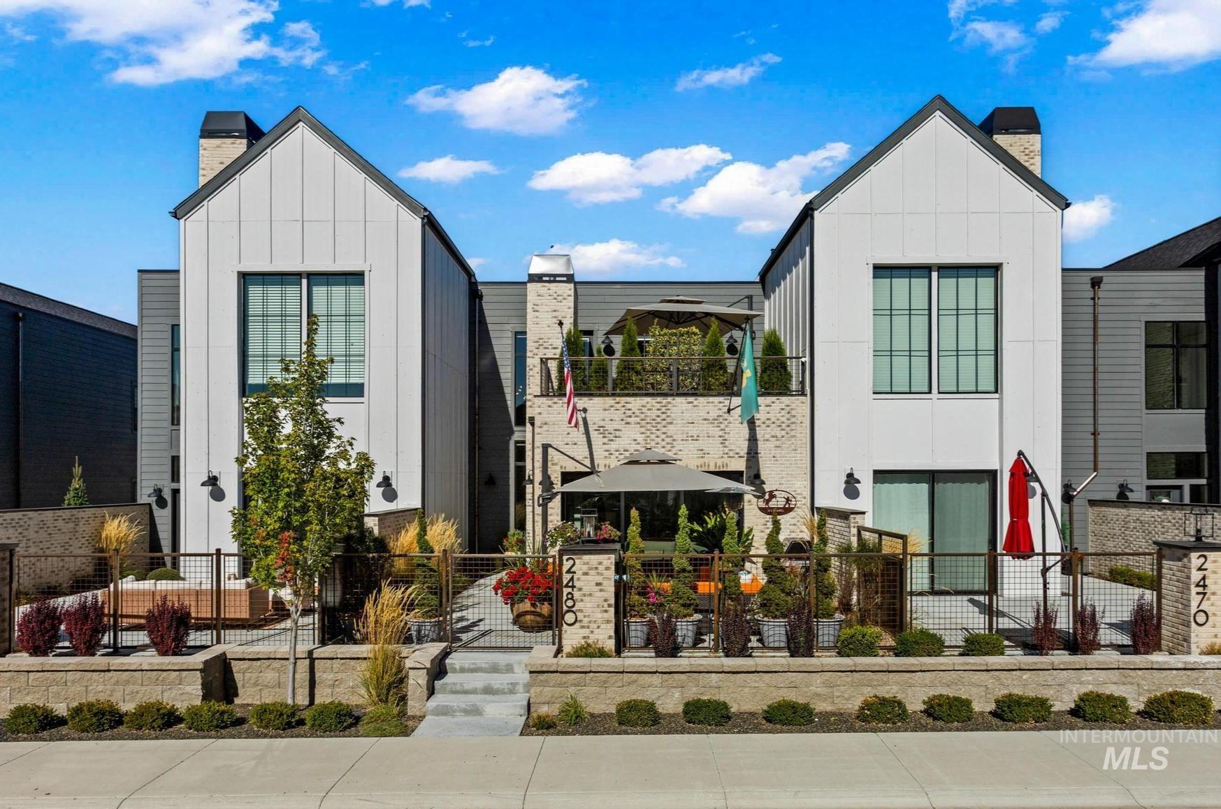 2480 W Iron Coop Street, Eagle, Idaho 83616, 3 Bedrooms, 3 Bathrooms, Residential For Sale, Price $695,000, 98977827