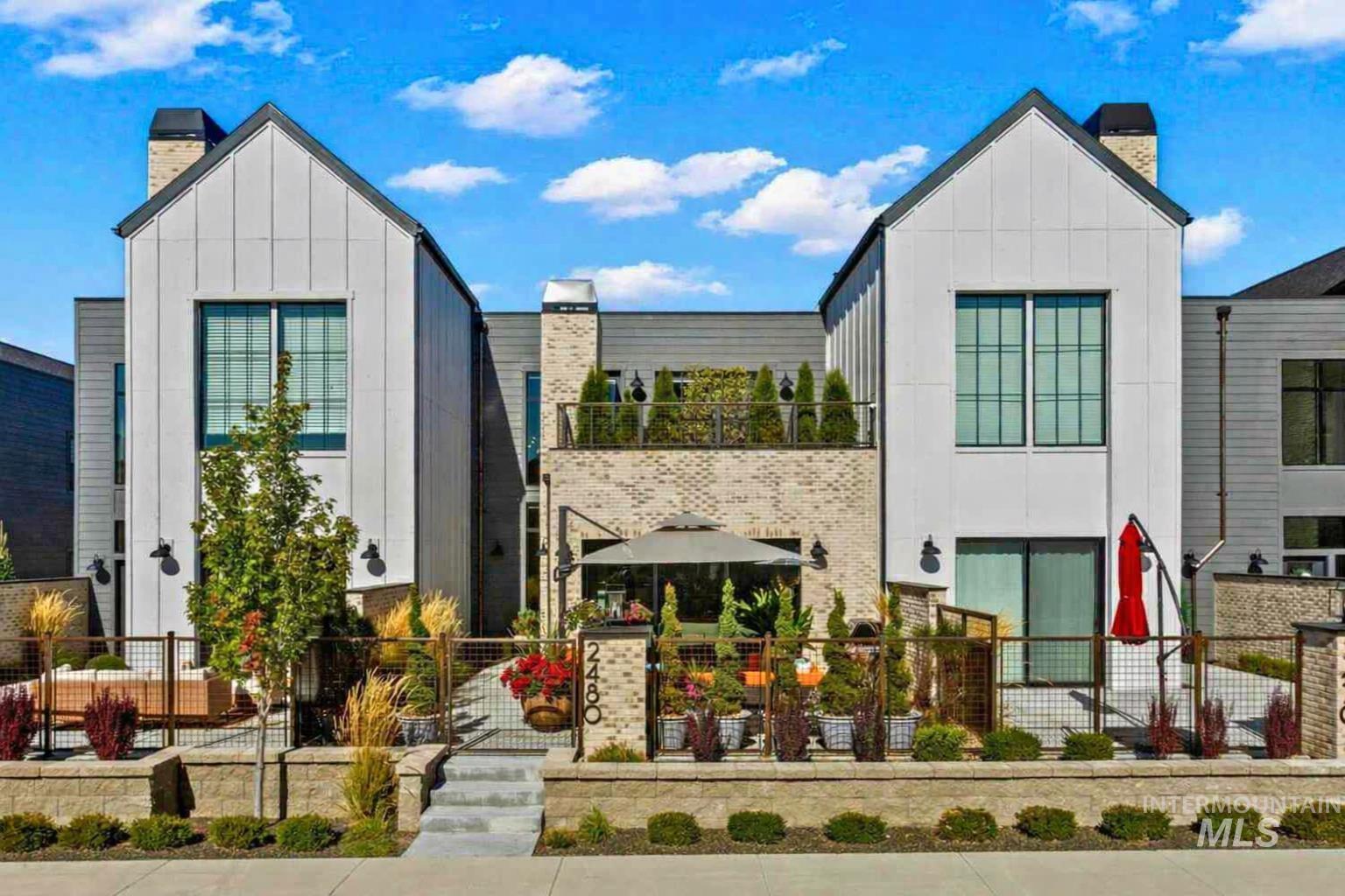 2480 W Iron Coop Street, Eagle, Idaho 83616, 3 Bedrooms, 3 Bathrooms, Residential For Sale, Price $695,000,MLS 98977827