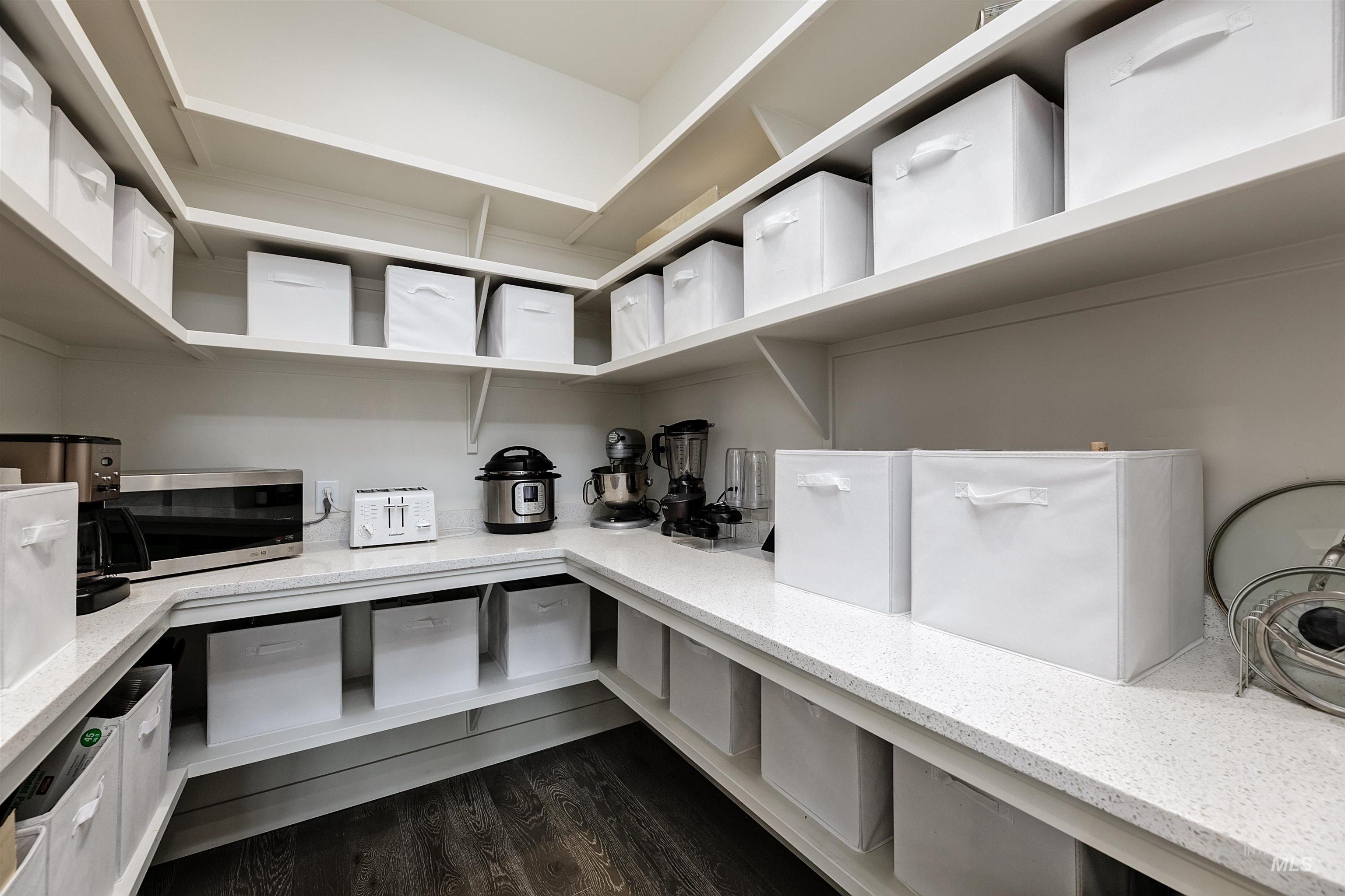 2480 W Iron Coop Street, Eagle, Idaho 83616, 3 Bedrooms, 3 Bathrooms, Residential For Sale, Price $695,000, 98977827