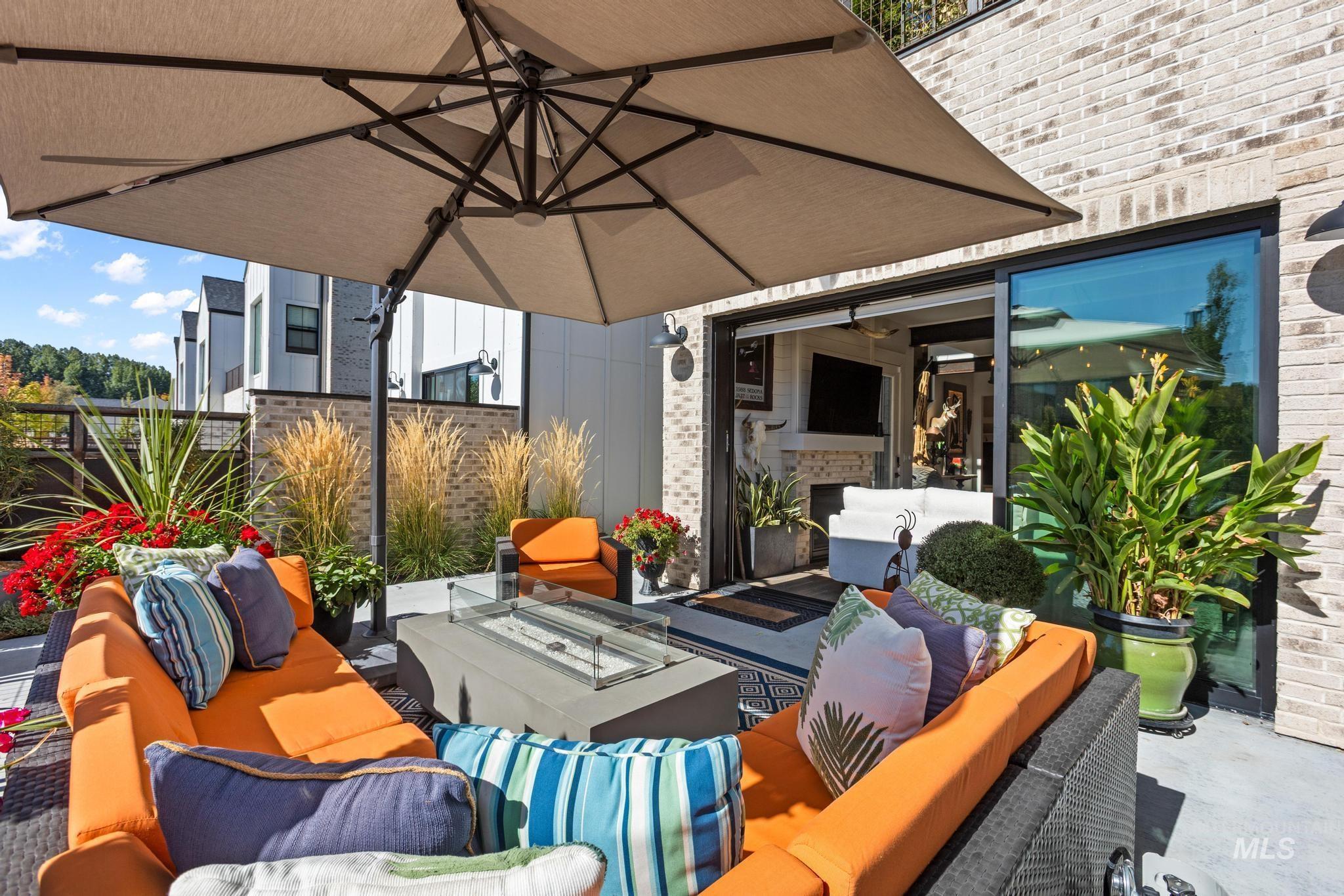 2480 W Iron Coop Street, Eagle, Idaho 83616, 3 Bedrooms, 3 Bathrooms, Residential For Sale, Price $695,000, 98977827