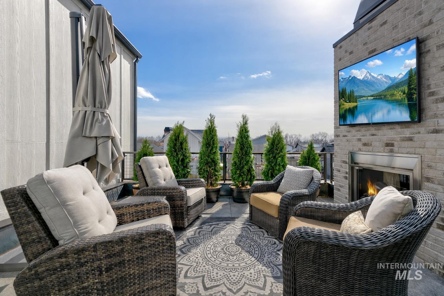 2480 W Iron Coop Street, Eagle, Idaho 83616, 3 Bedrooms, 3 Bathrooms, Residential For Sale, Price $695,000,MLS 98977827