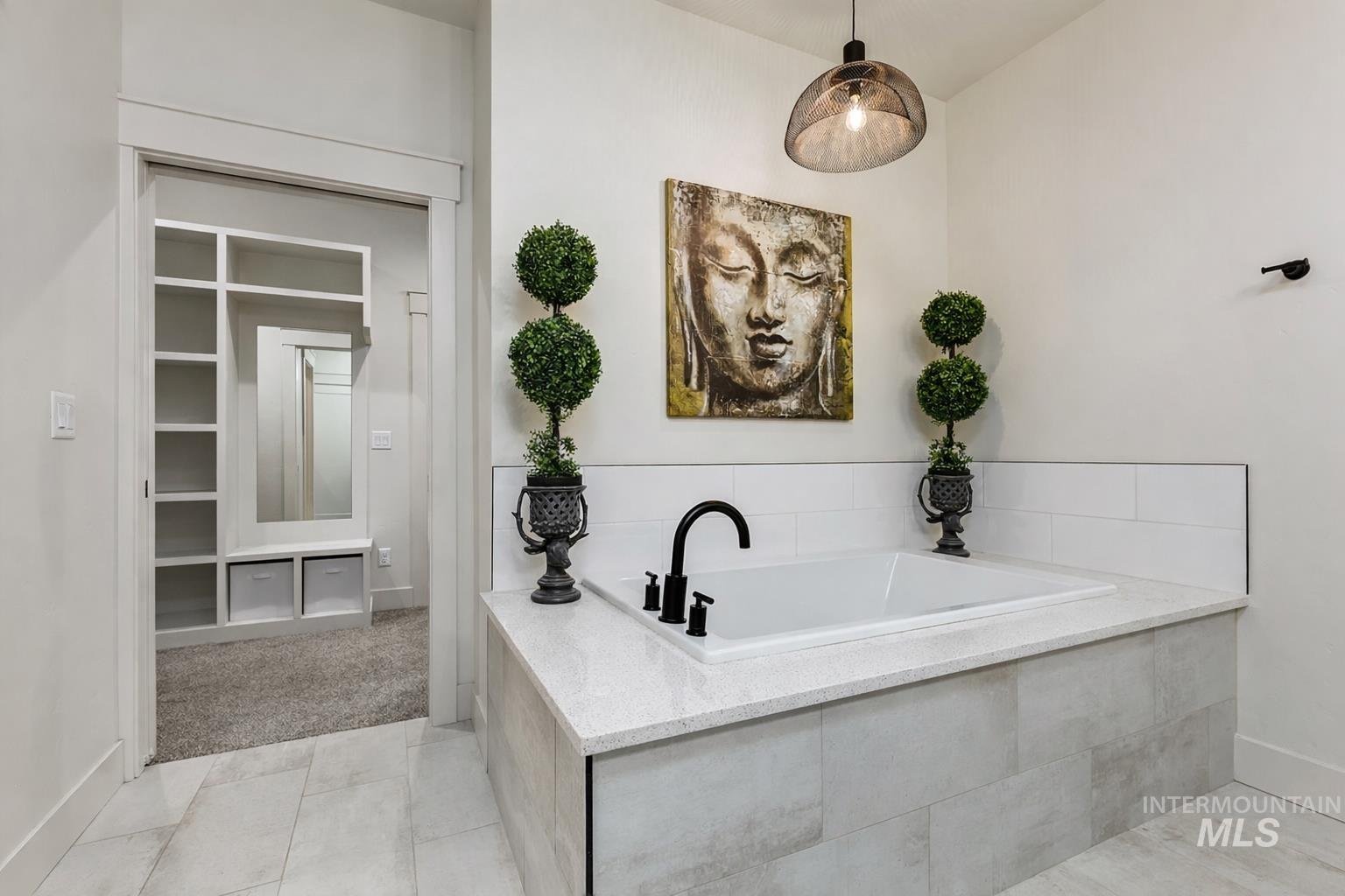 2480 W Iron Coop Street, Eagle, Idaho 83616, 3 Bedrooms, 3 Bathrooms, Residential For Sale, Price $695,000, 98977827