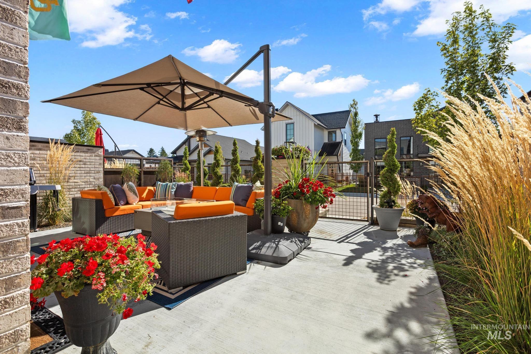 2480 W Iron Coop Street, Eagle, Idaho 83616, 3 Bedrooms, 3 Bathrooms, Residential For Sale, Price $695,000, 98977827