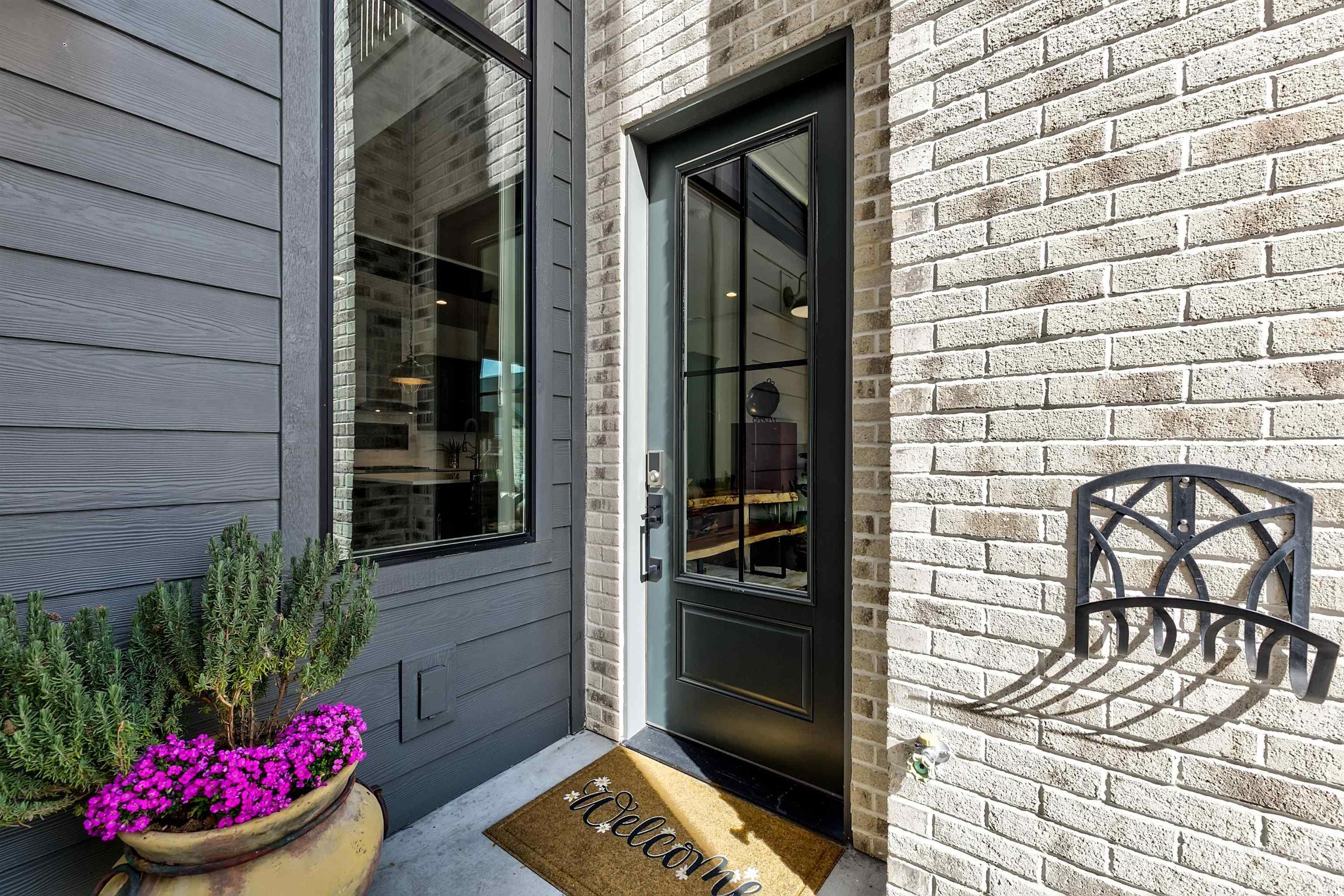 2480 W Iron Coop Street, Eagle, Idaho 83616, 3 Bedrooms, 3 Bathrooms, Residential For Sale, Price $695,000,MLS 98977827