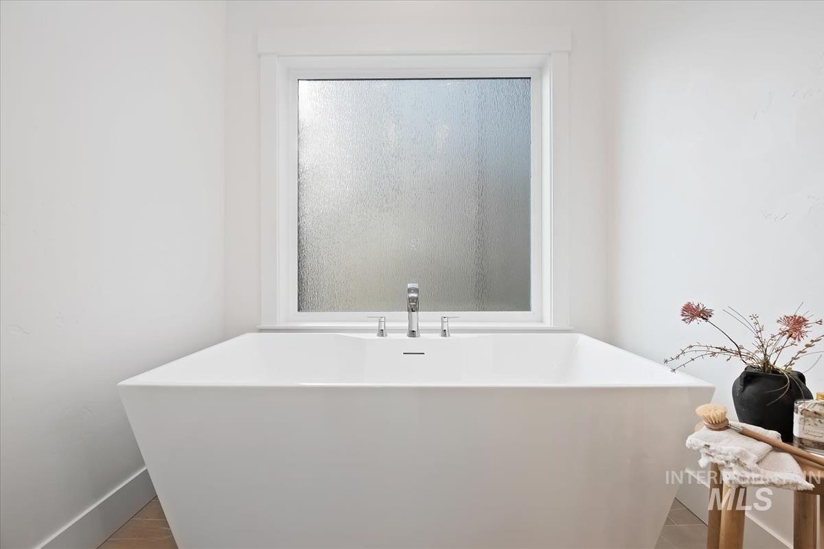 10651 W Otter Rock Dr, Star, Idaho 83669, 3 Bedrooms, 2.5 Bathrooms, Residential For Sale, Price $1,525,000, 98977829