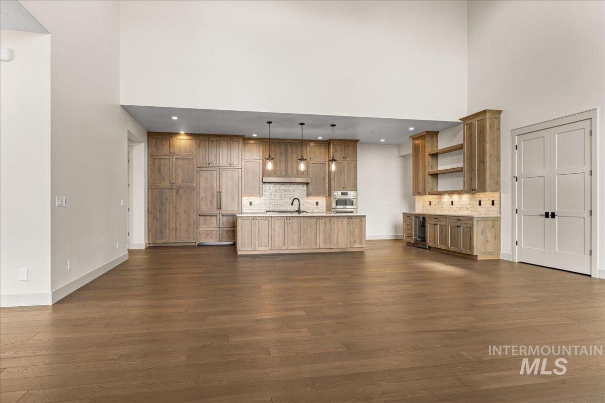 8900 Kemp, Middleton, Idaho 83644, 3 Bedrooms, 2.5 Bathrooms, Residential For Sale, Price $1,496,000, 98977830