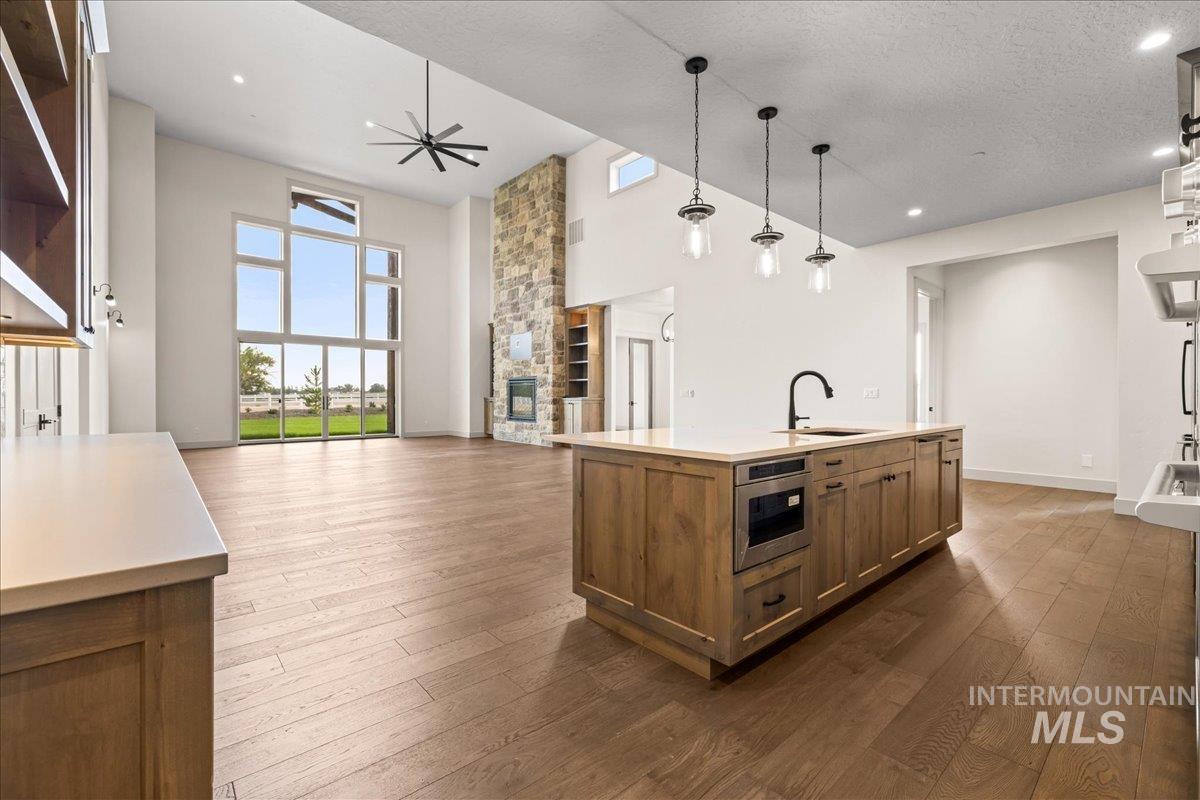 8900 Kemp, Middleton, Idaho 83644, 3 Bedrooms, 2.5 Bathrooms, Residential For Sale, Price $1,496,000, 98977830