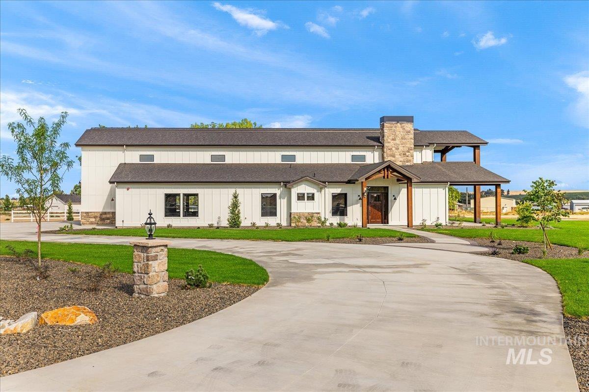 8900 Kemp, Middleton, Idaho 83644, 3 Bedrooms, 2.5 Bathrooms, Residential For Sale, Price $1,496,000, 98977830
