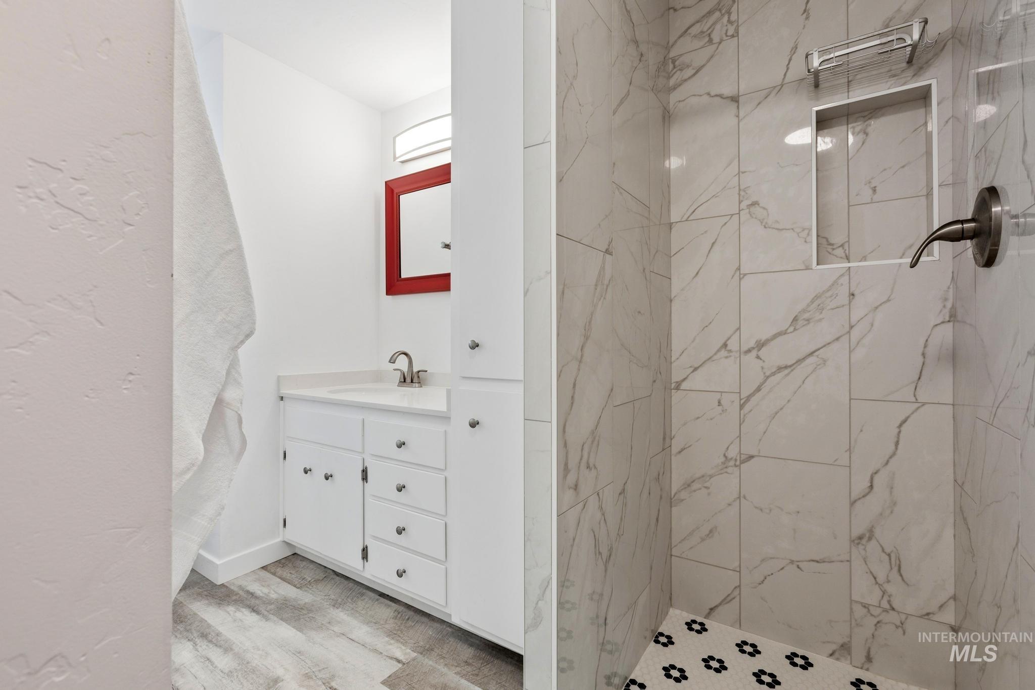 5023 W Albion St., Boise, Idaho 83705, 2 Bedrooms, 2 Bathrooms, Residential For Sale, Price $439,000, 98977831