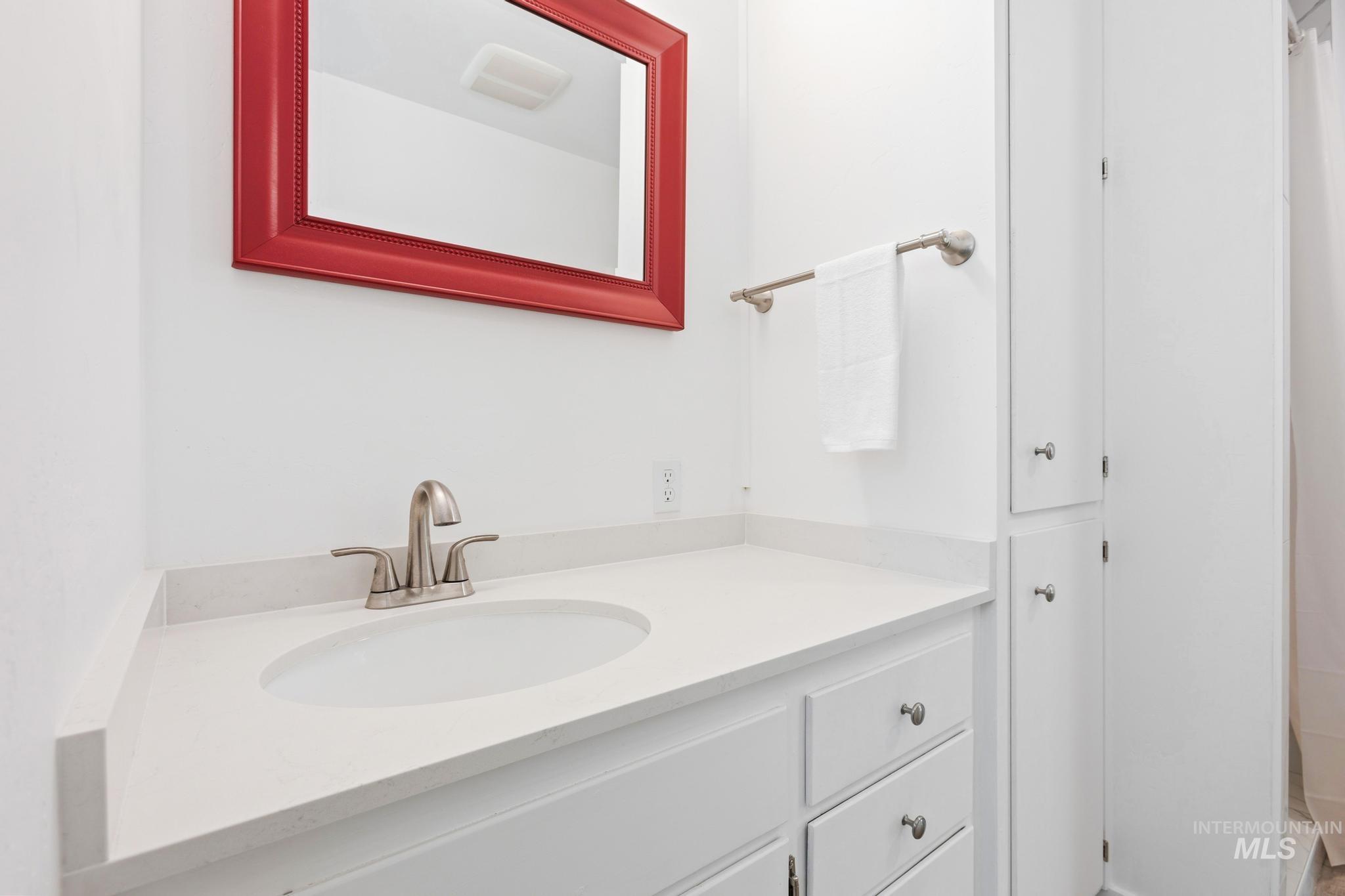 5023 W Albion St., Boise, Idaho 83705, 2 Bedrooms, 2 Bathrooms, Residential For Sale, Price $439,000, 98977831