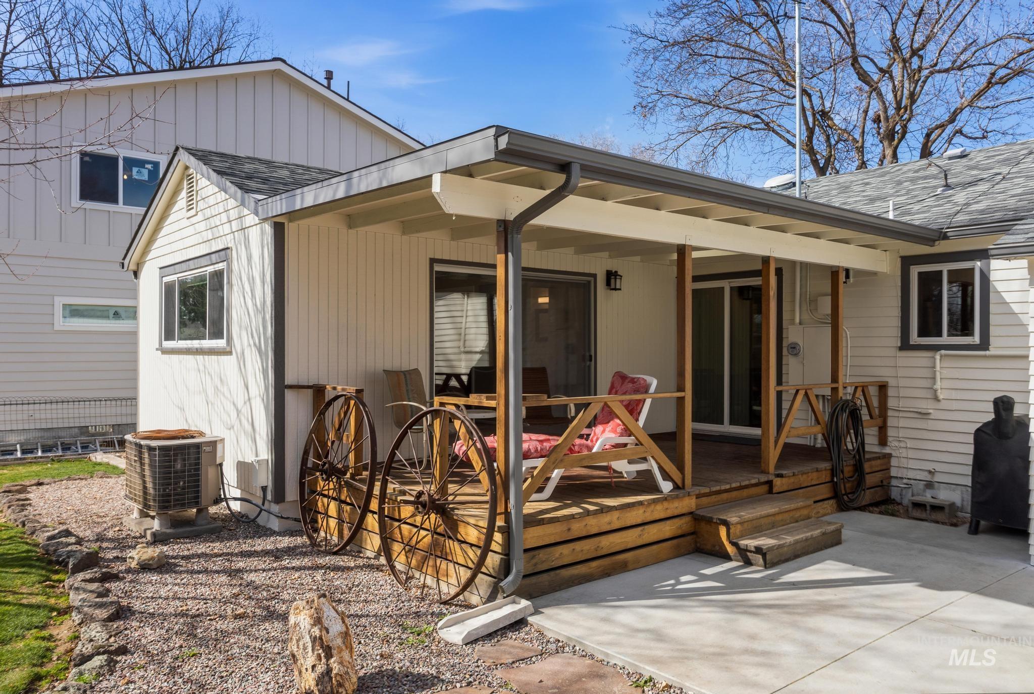 5023 W Albion St., Boise, Idaho 83705, 2 Bedrooms, 2 Bathrooms, Residential For Sale, Price $439,000, 98977831