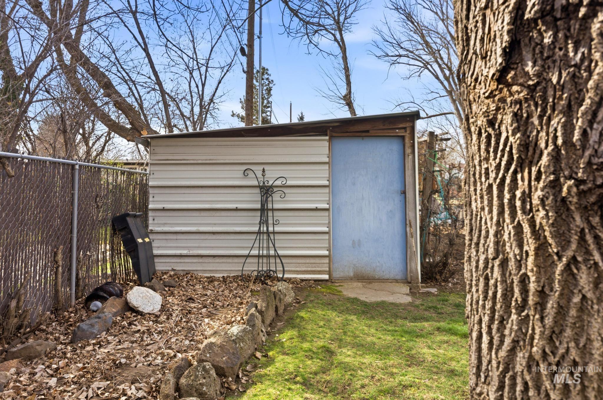 5023 W Albion St., Boise, Idaho 83705, 2 Bedrooms, 2 Bathrooms, Residential For Sale, Price $439,000, 98977831