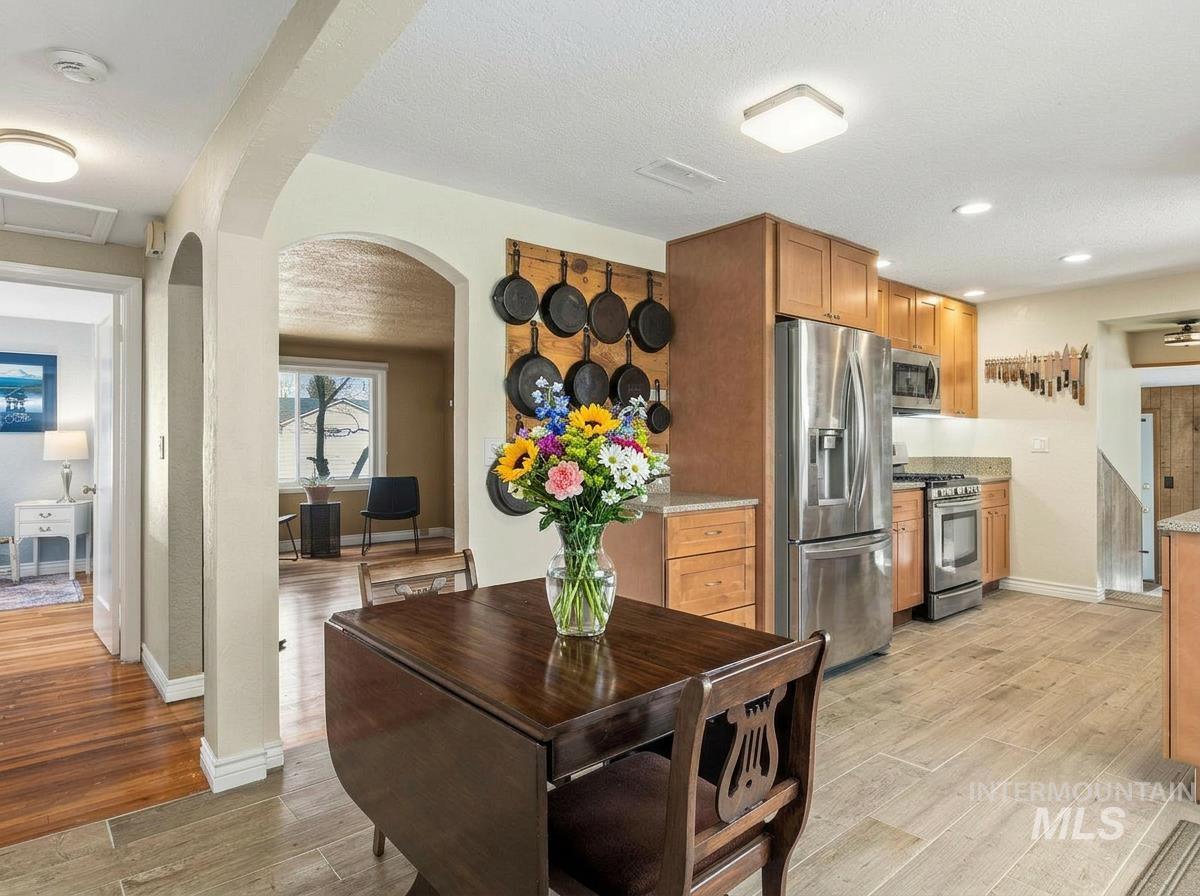 5023 W Albion St., Boise, Idaho 83705, 2 Bedrooms, 2 Bathrooms, Residential For Sale, Price $439,000, 98977831