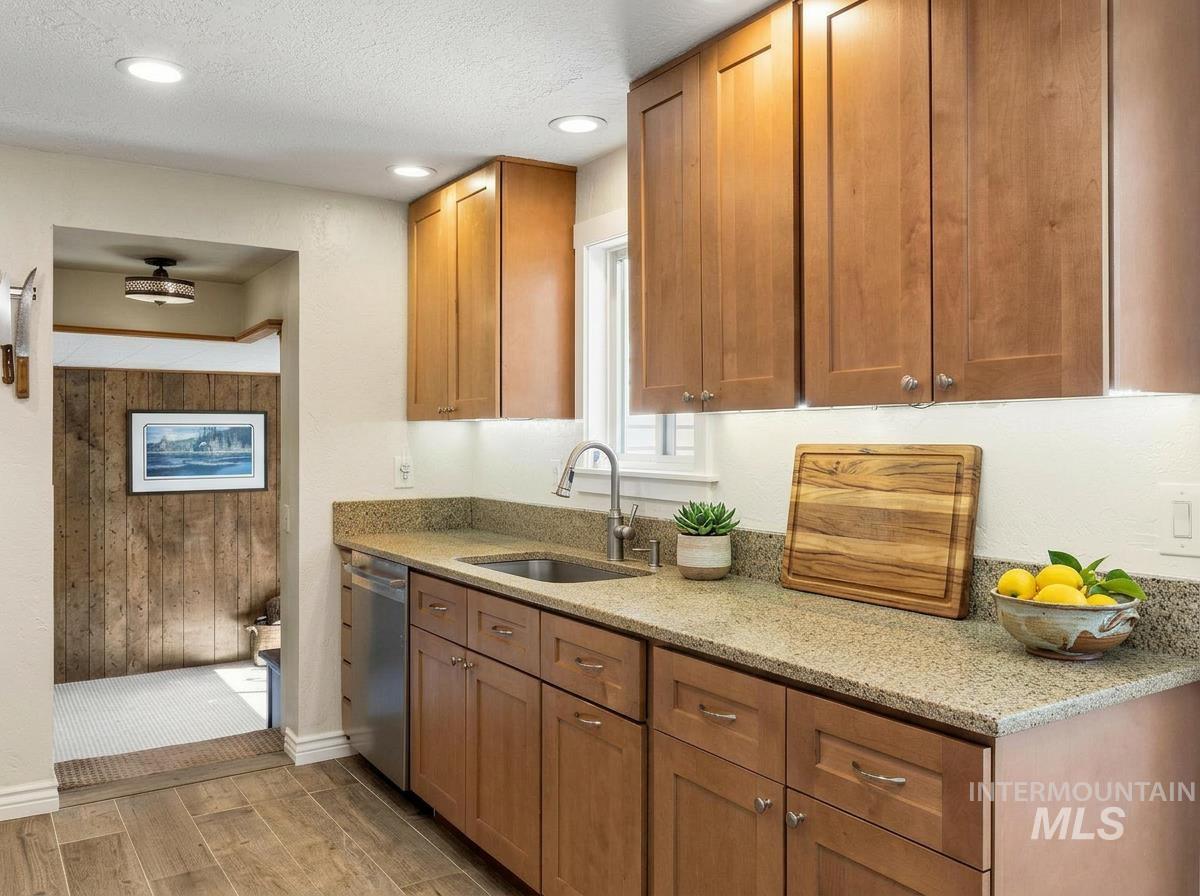 5023 W Albion St., Boise, Idaho 83705, 2 Bedrooms, 2 Bathrooms, Residential For Sale, Price $439,000, 98977831