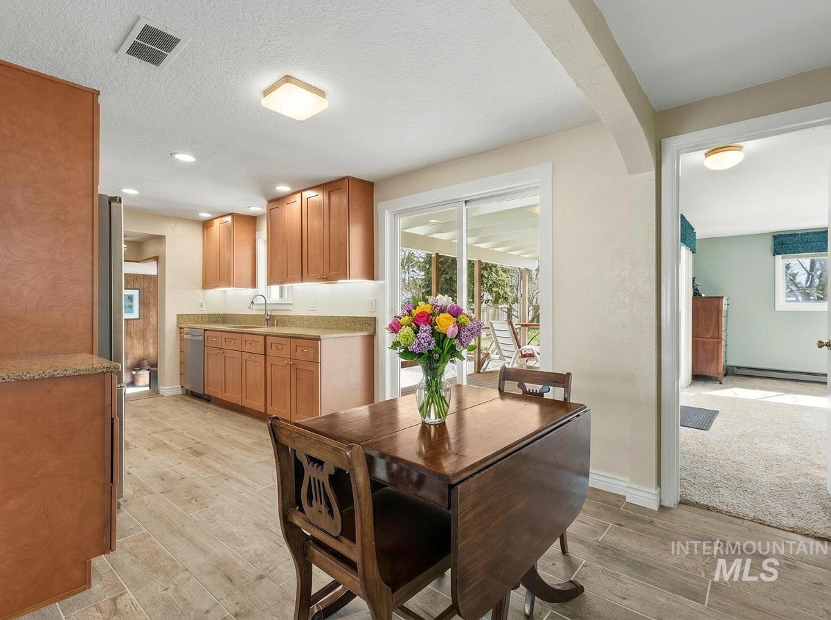 5023 W Albion St., Boise, Idaho 83705, 2 Bedrooms, 2 Bathrooms, Residential For Sale, Price $439,000, 98977831