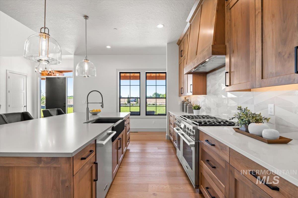 8860 Kemp, Middleton, Idaho 83607, 4 Bedrooms, 2.5 Bathrooms, Residential For Sale, Price $1,548,000, 98977832