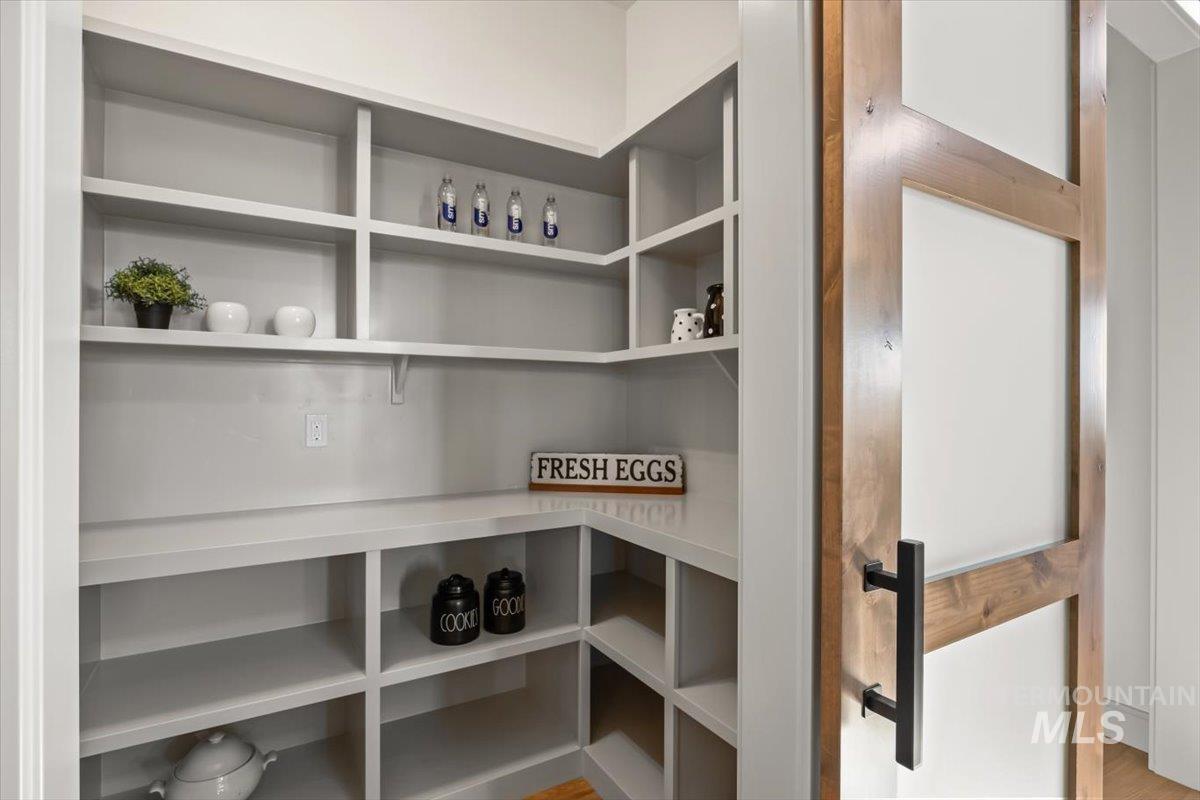 8860 Kemp, Middleton, Idaho 83607, 4 Bedrooms, 2.5 Bathrooms, Residential For Sale, Price $1,548,000, 98977832