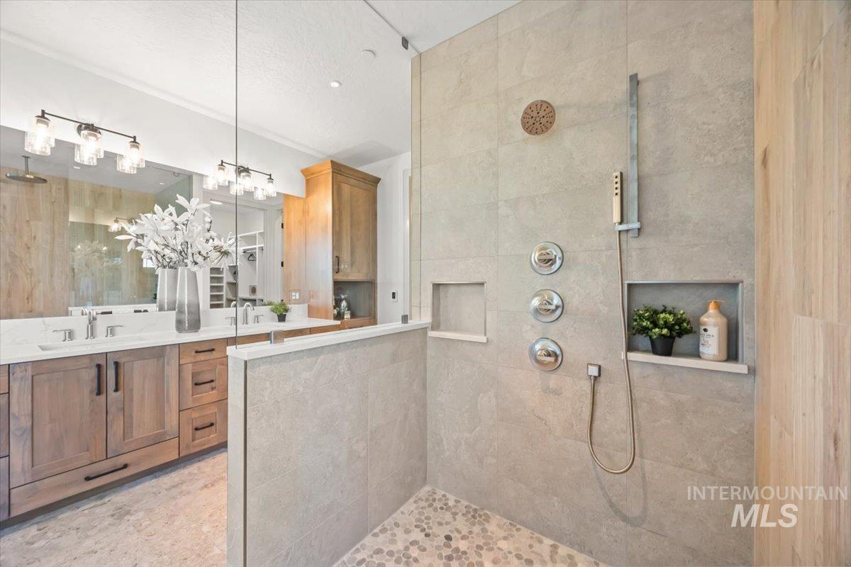 8860 Kemp, Middleton, Idaho 83607, 4 Bedrooms, 2.5 Bathrooms, Residential For Sale, Price $1,548,000, 98977832