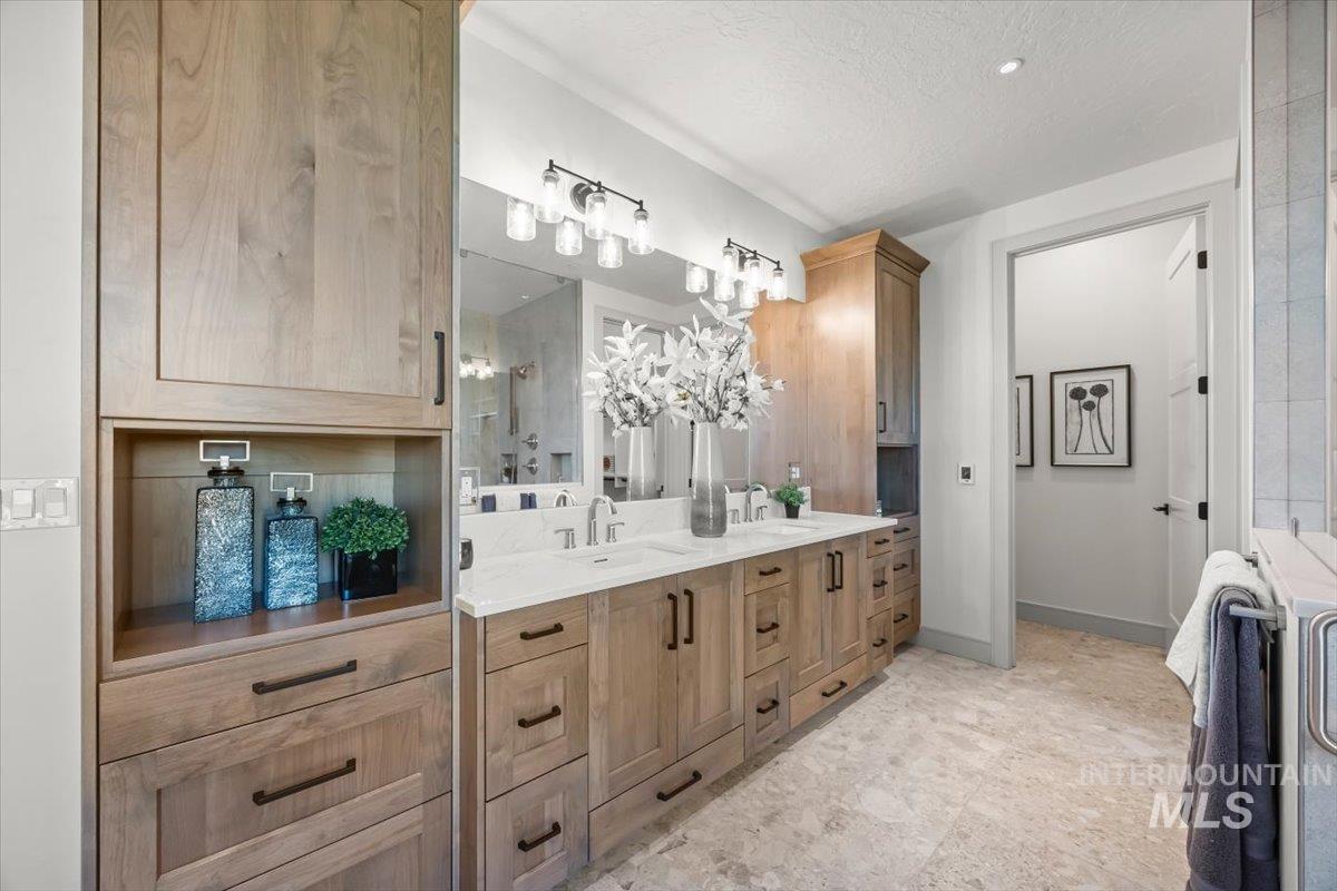 8860 Kemp, Middleton, Idaho 83607, 4 Bedrooms, 2.5 Bathrooms, Residential For Sale, Price $1,548,000, 98977832