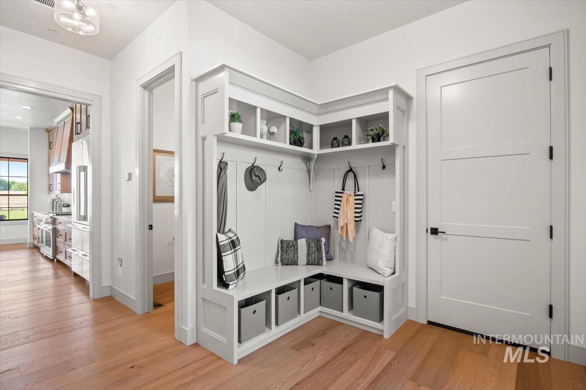 8860 Kemp, Middleton, Idaho 83607, 4 Bedrooms, 2.5 Bathrooms, Residential For Sale, Price $1,548,000, 98977832