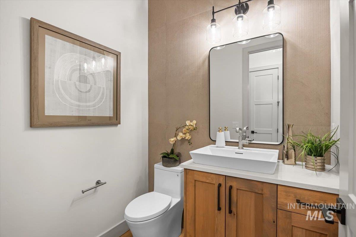 8860 Kemp, Middleton, Idaho 83607, 4 Bedrooms, 2.5 Bathrooms, Residential For Sale, Price $1,548,000, 98977832