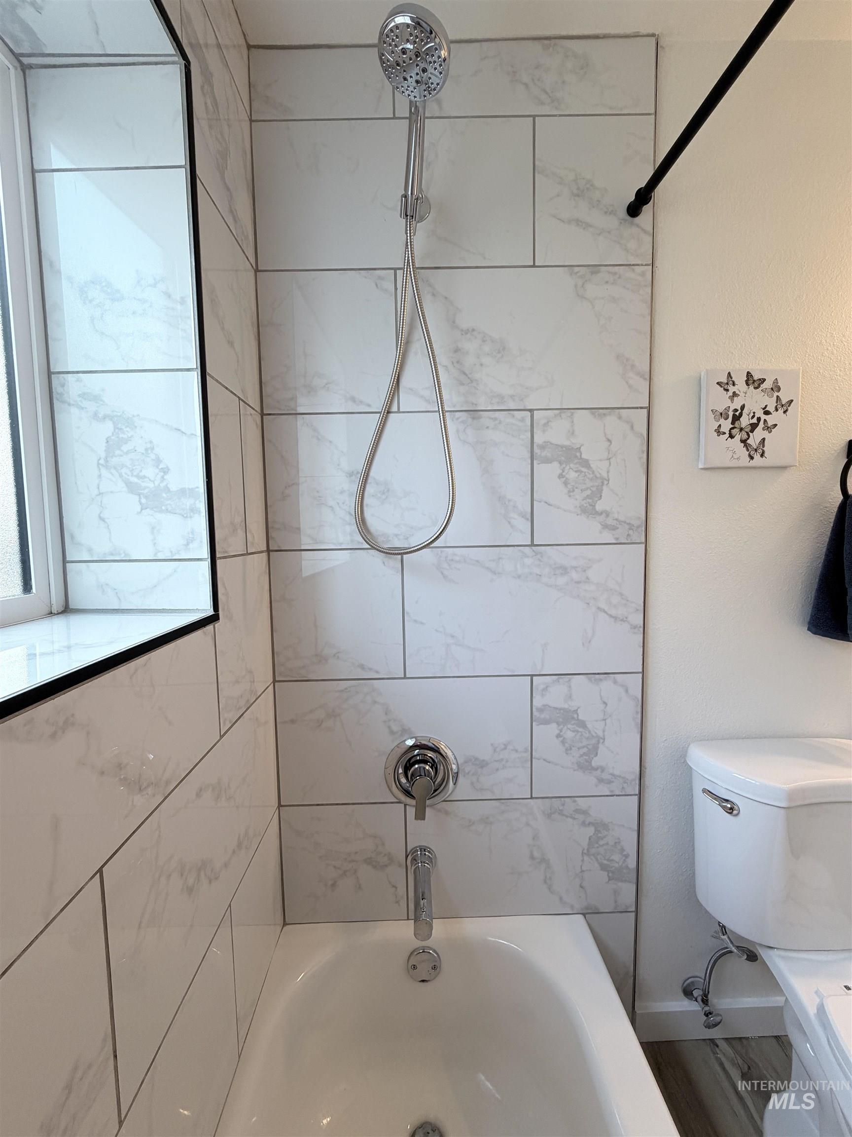 215 E 14th North, Mountain Home, Idaho 83647-1627, 4 Bedrooms, 2 Bathrooms, Residential For Sale, Price $348,999, 98977836