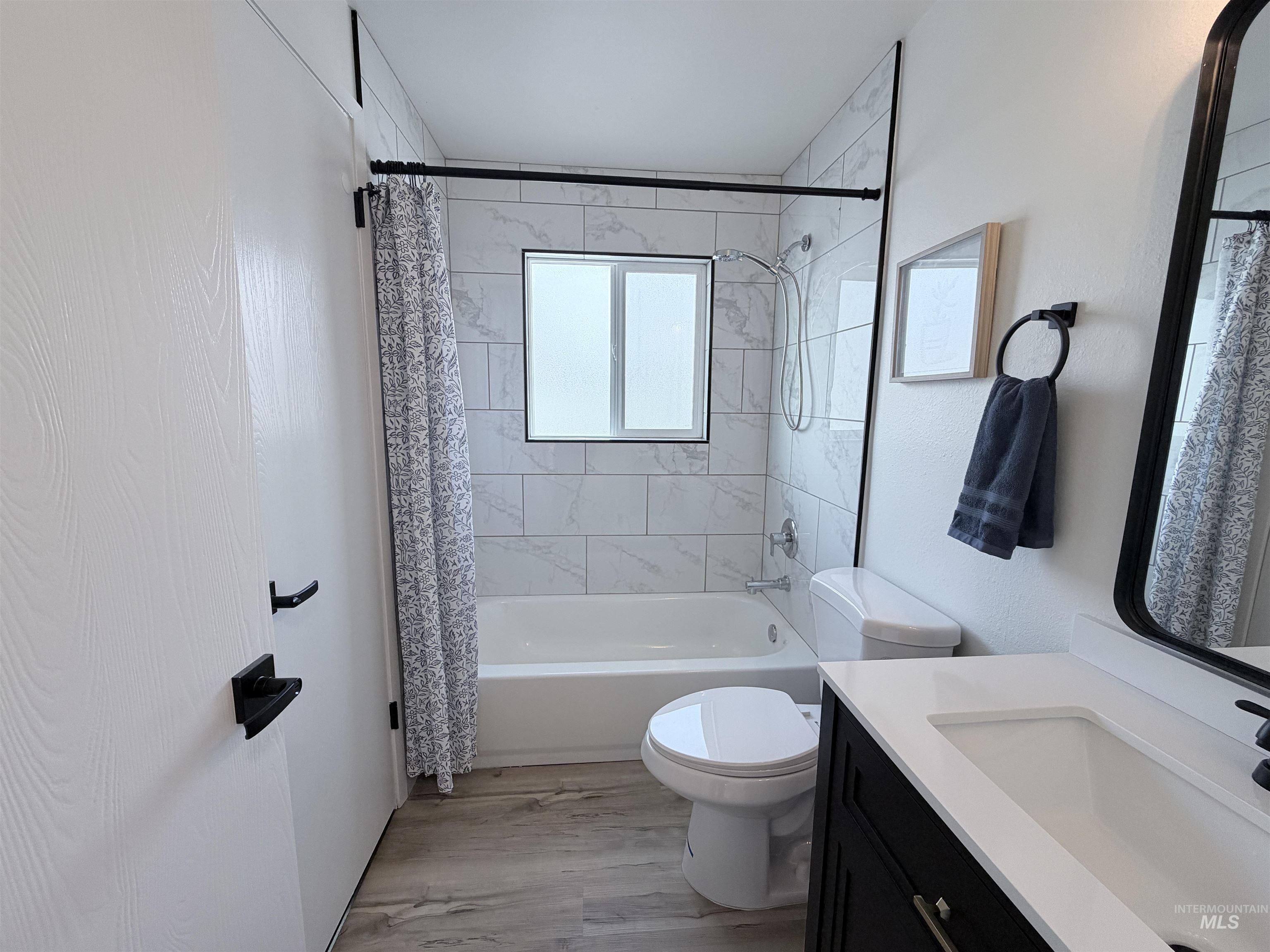 215 E 14th North, Mountain Home, Idaho 83647-1627, 4 Bedrooms, 2 Bathrooms, Residential For Sale, Price $348,999, 98977836