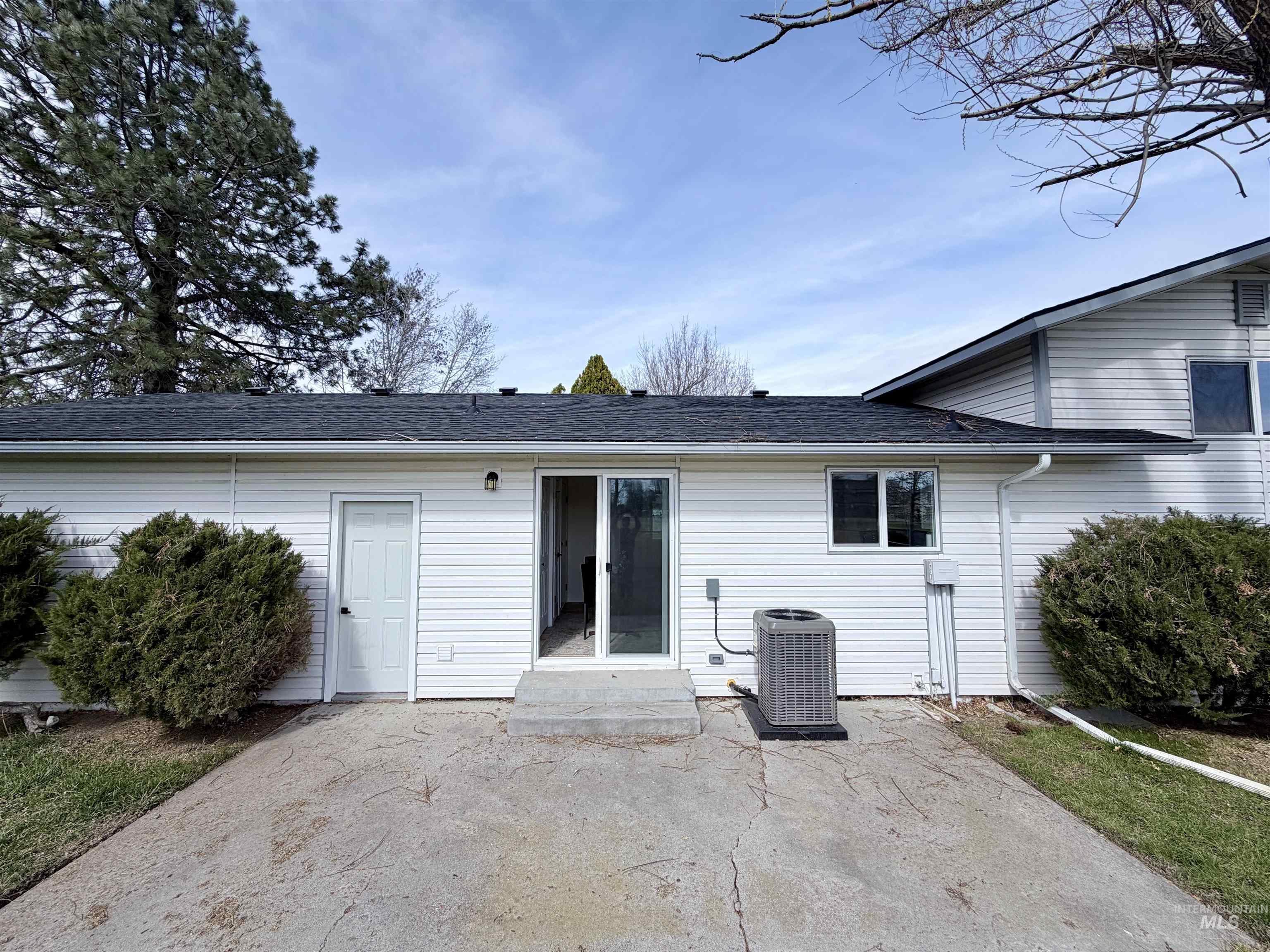 215 E 14th North, Mountain Home, Idaho 83647-1627, 4 Bedrooms, 2 Bathrooms, Residential For Sale, Price $348,999, 98977836