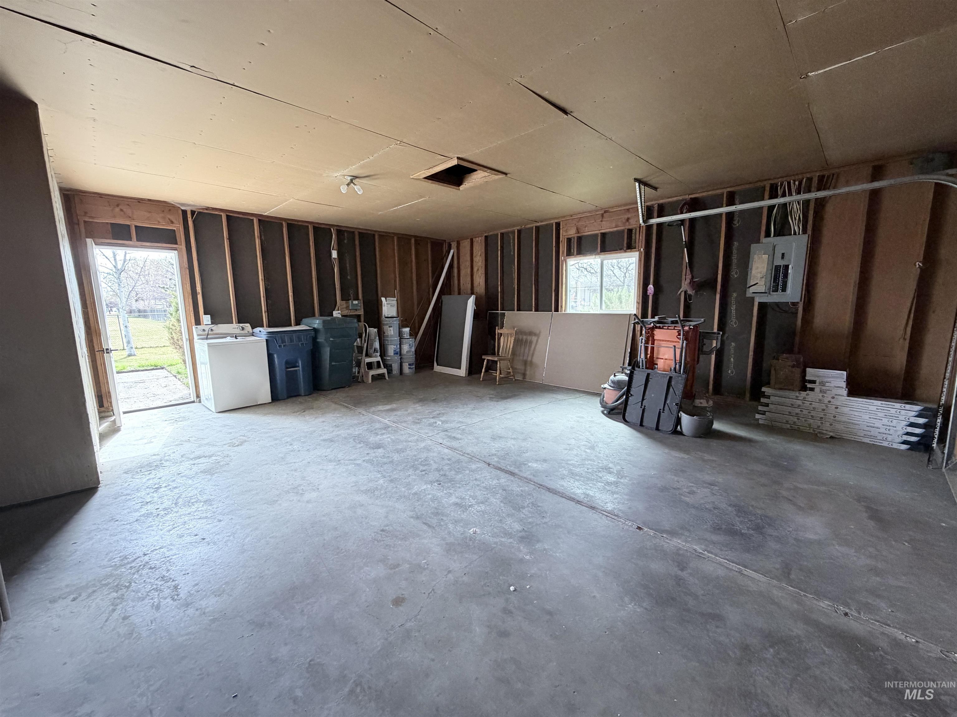 215 E 14th North, Mountain Home, Idaho 83647-1627, 4 Bedrooms, 2 Bathrooms, Residential For Sale, Price $348,999, 98977836