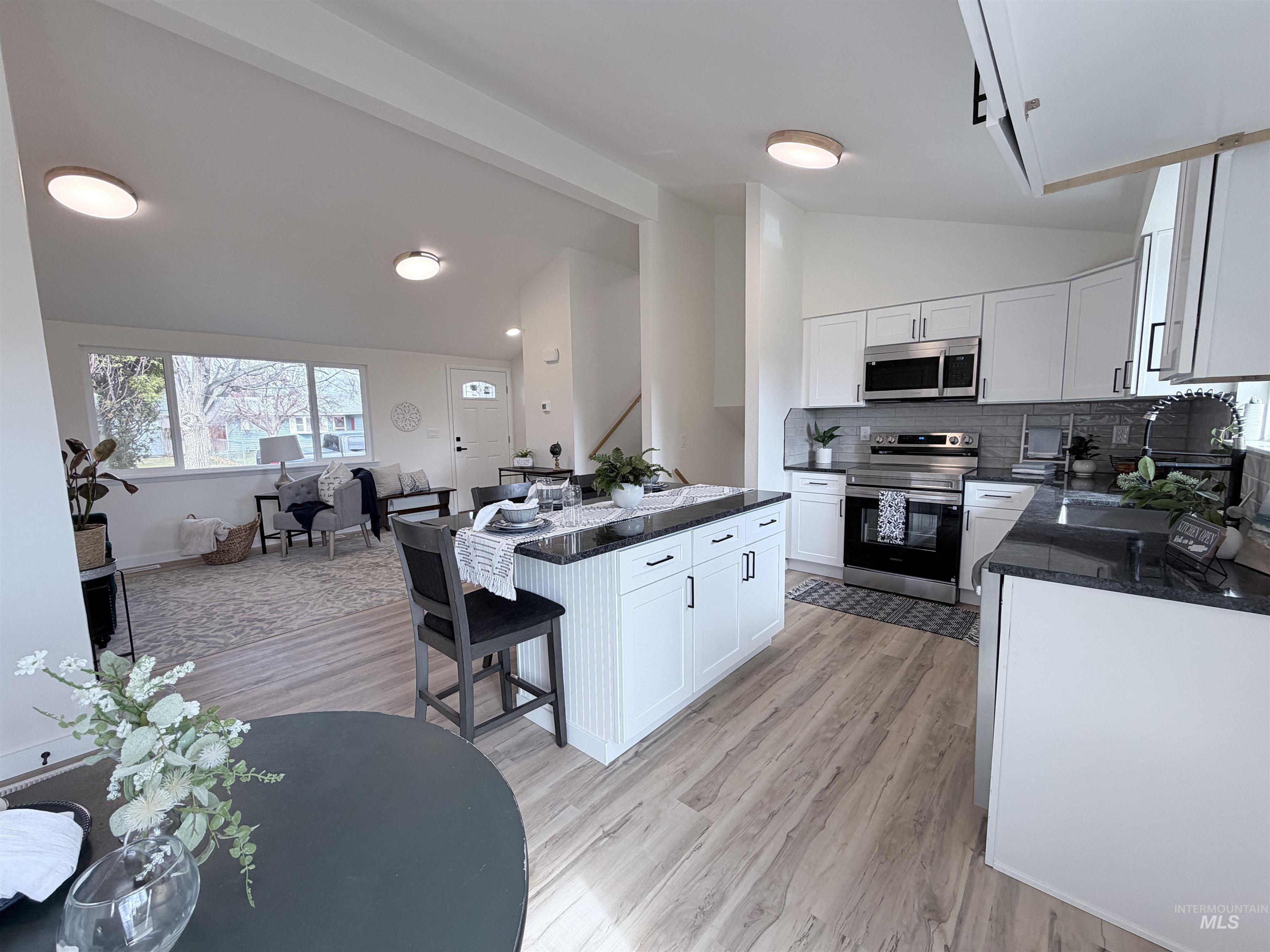 215 E 14th North, Mountain Home, Idaho 83647-1627, 4 Bedrooms, 2 Bathrooms, Residential For Sale, Price $348,999, 98977836