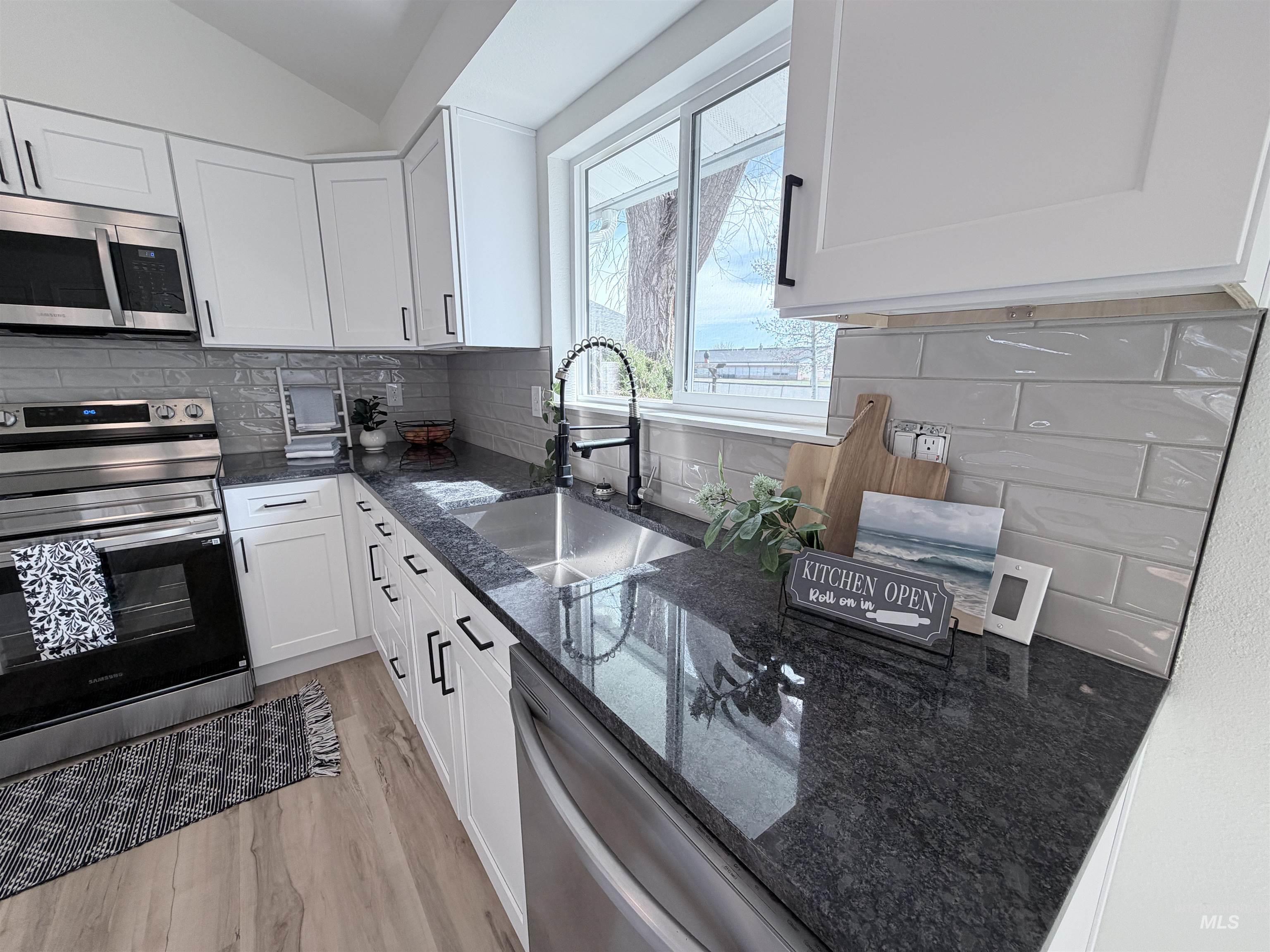 215 E 14th North, Mountain Home, Idaho 83647-1627, 4 Bedrooms, 2 Bathrooms, Residential For Sale, Price $348,999, 98977836