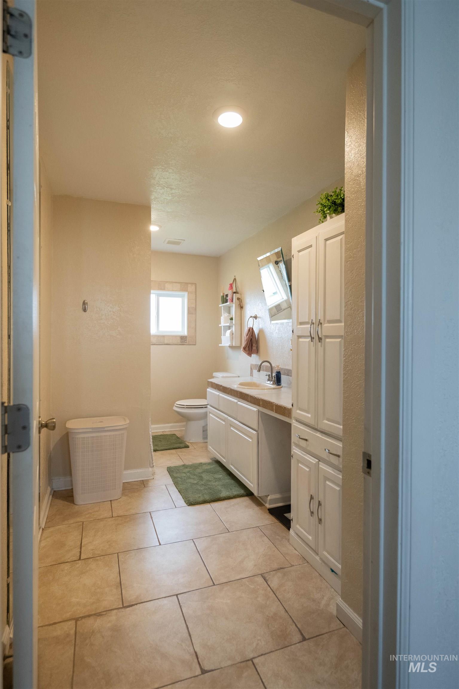 2815 Center Avenue, Payette, Idaho 83661-5344, 4 Bedrooms, 2 Bathrooms, Residential For Sale, Price $560,000,MLS 98977837